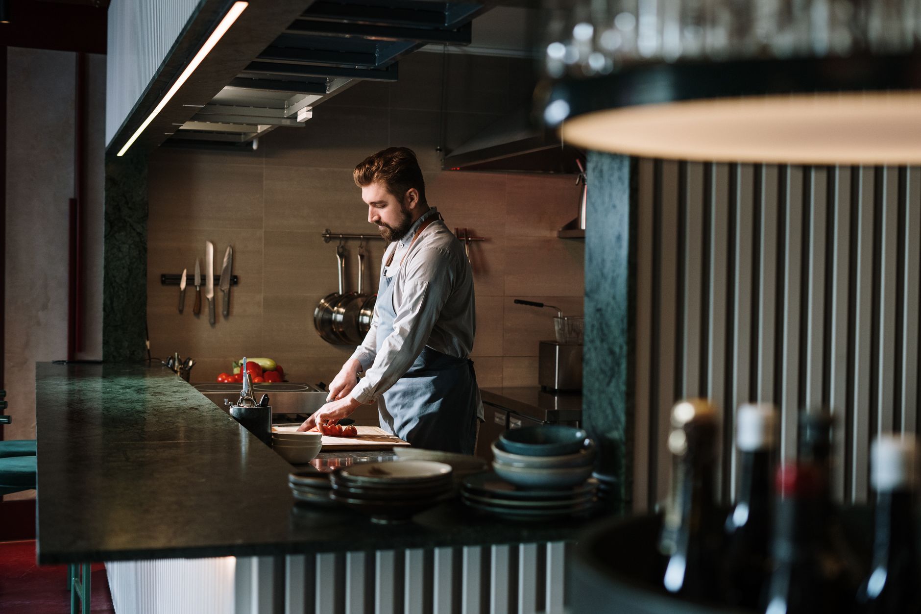 A Damascus kitchen set that outlives the kitchen