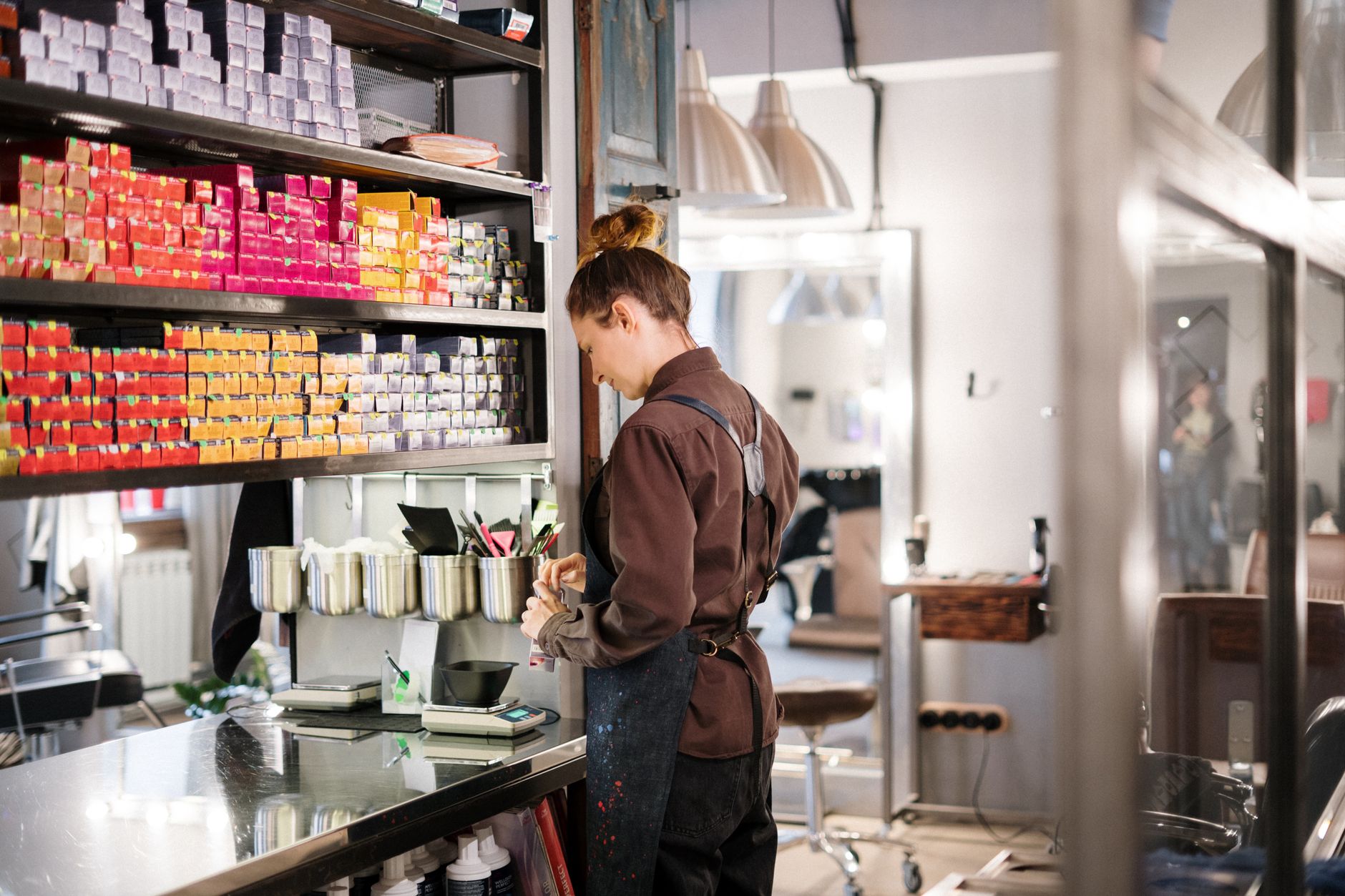 Accounting Software for Hair Salons: The 2026 Owner's Guide to Chair Rentals, Tips, and Retail Profit