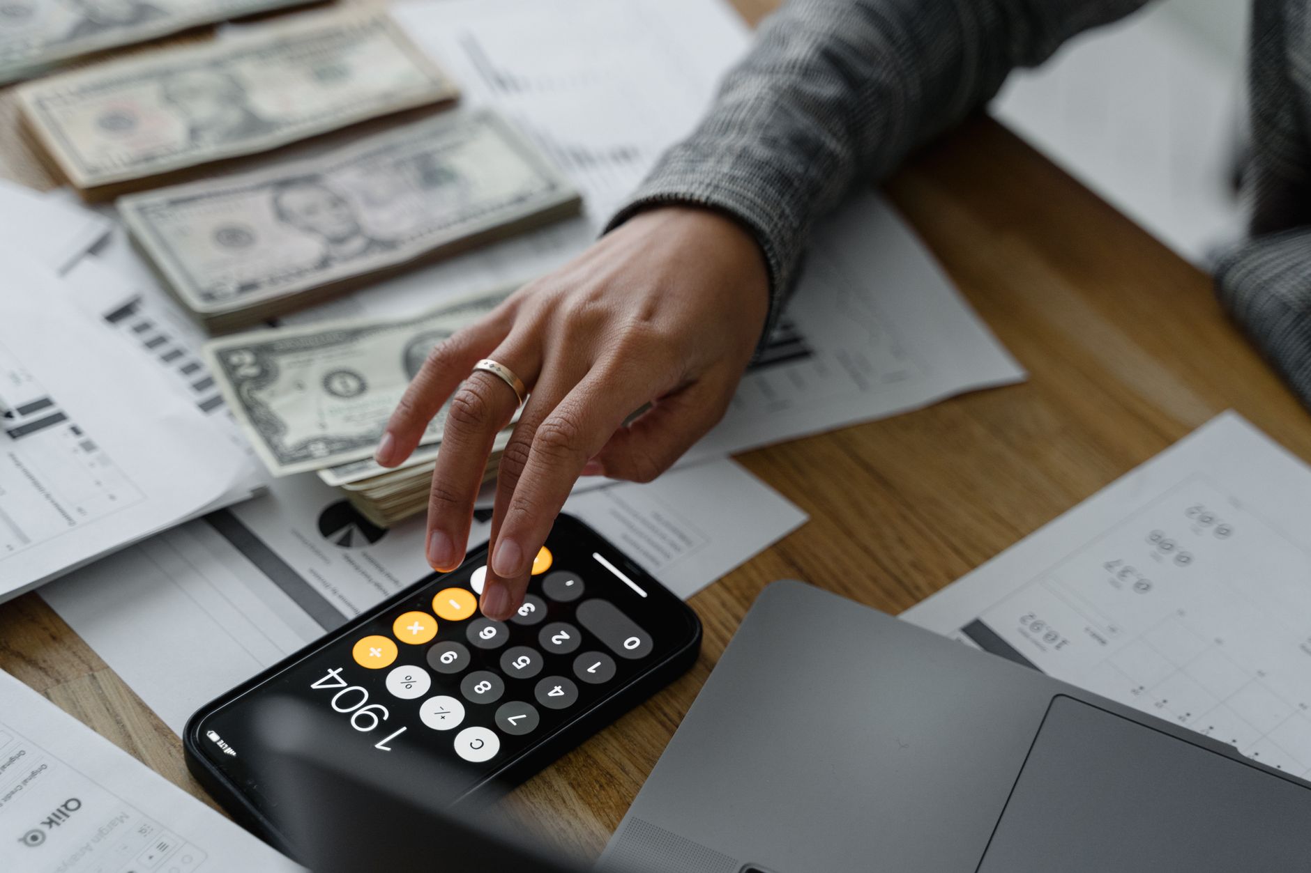 Accounting Software for Photographers with Expense Tracking: The 2026 Gear-and-Gig Guide