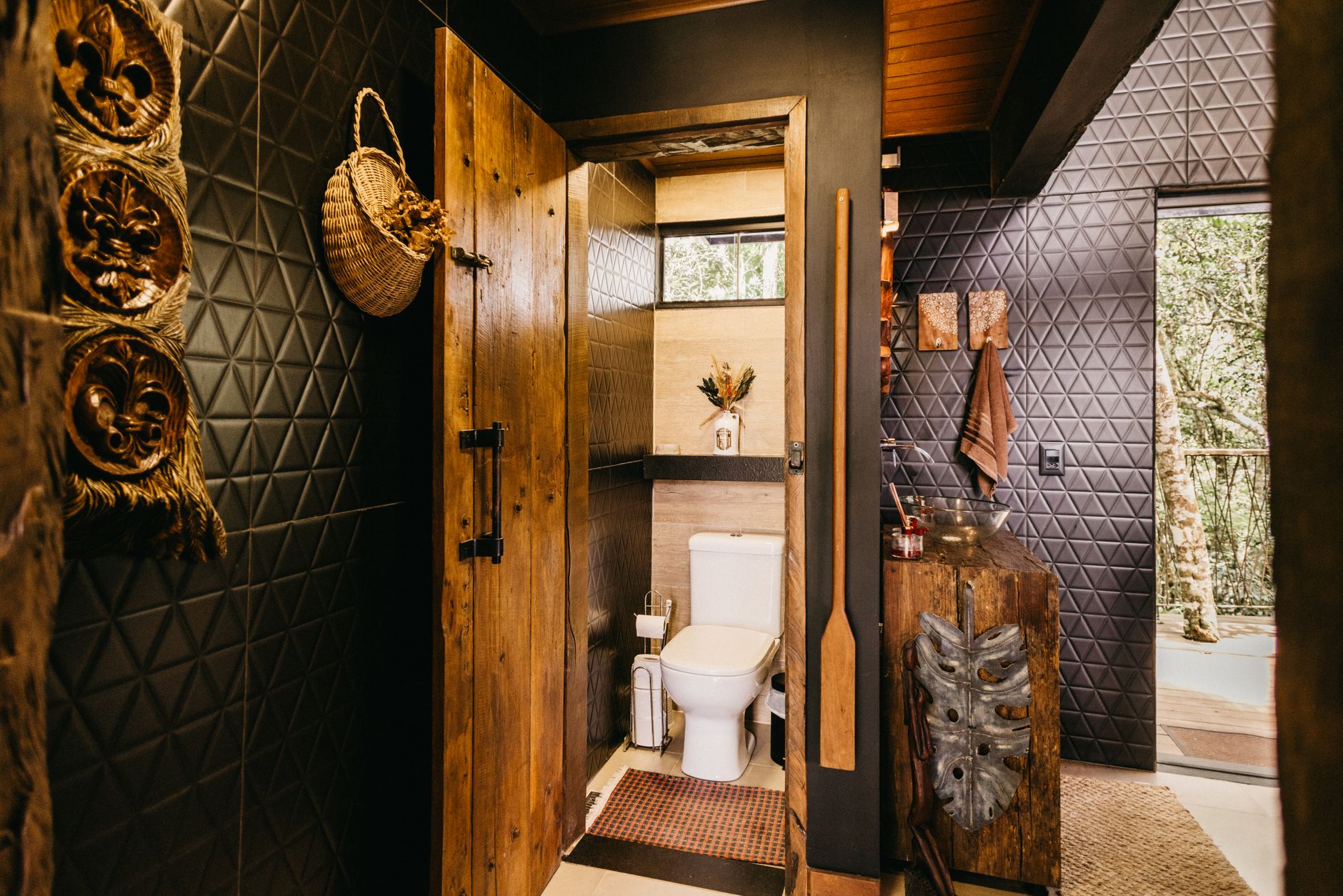 Airbnb Listing Photo Tips 2026: The Visual Psychology Behind Bookings That Other Guides Ignore