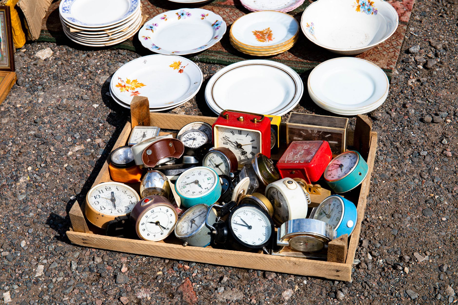 Antique Mall Booth Display Ideas That Sell: The 2026 Visual Merchandising Playbook