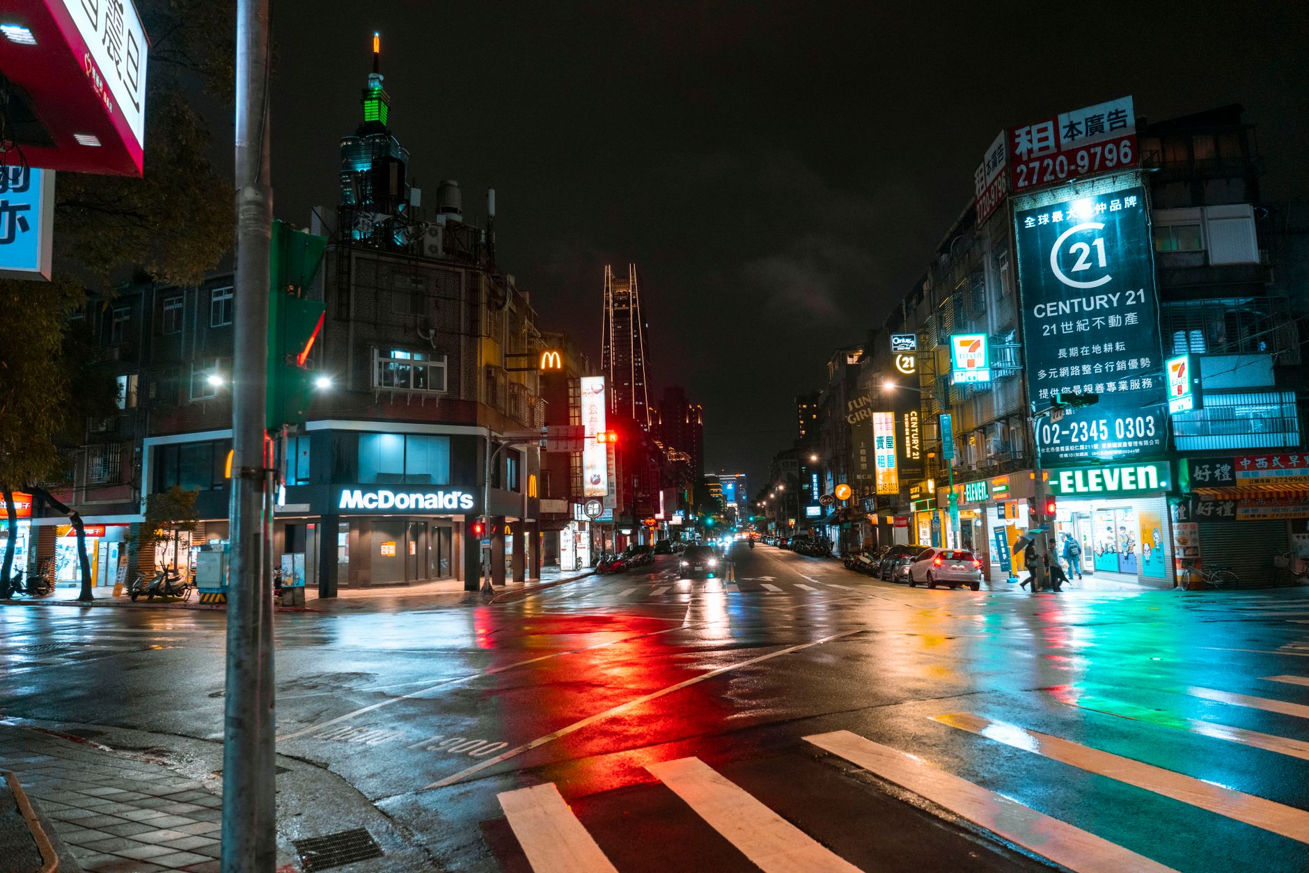 Atmospheric Night Photography Settings 2026: 7 Presets for Mood, Mist, and Story