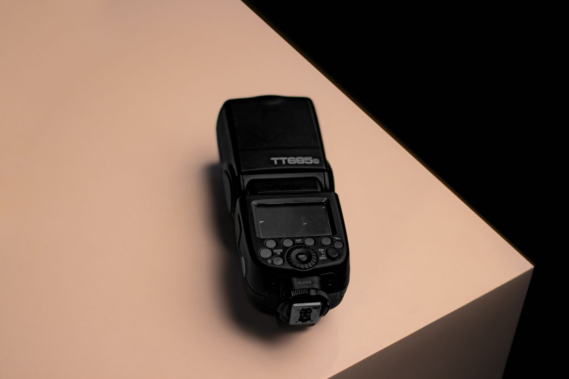 Beginner Off Camera Flash Techniques: 3 Setups That Beat Natural Light in 2026
