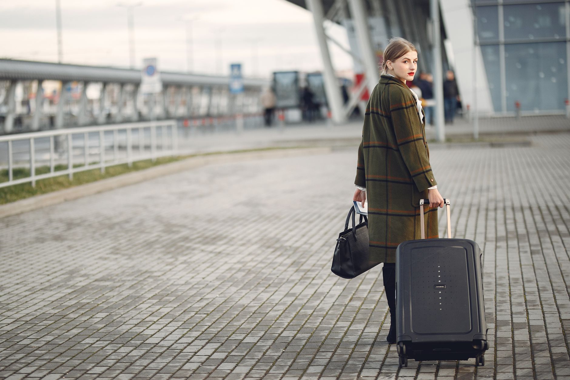 Best Rideshare for Airport With Luggage: The 2026 Vehicle Class Breakdown