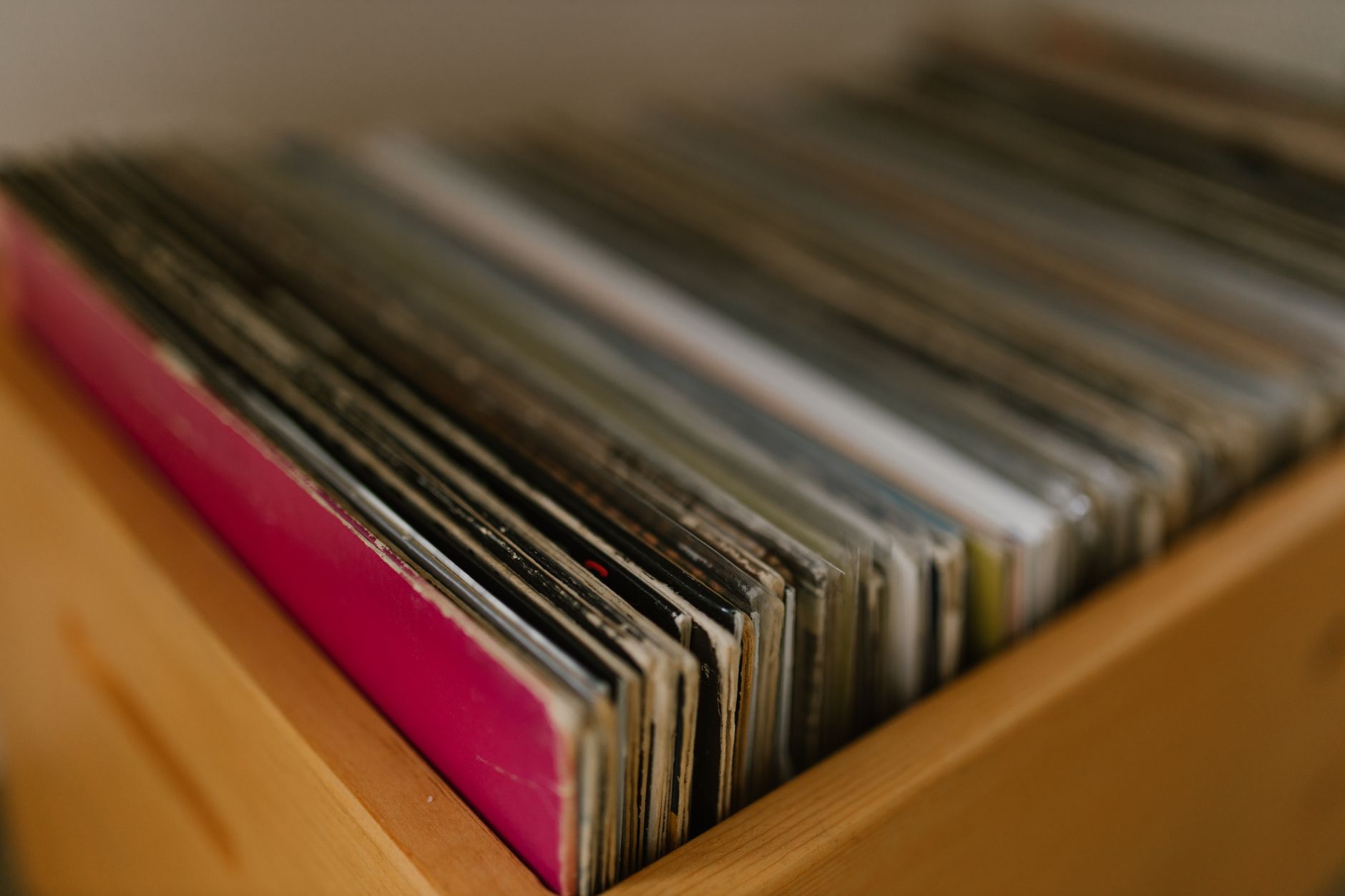 Best Rock Vinyl Record Players for Beginners: Your 2026 Setup Guide