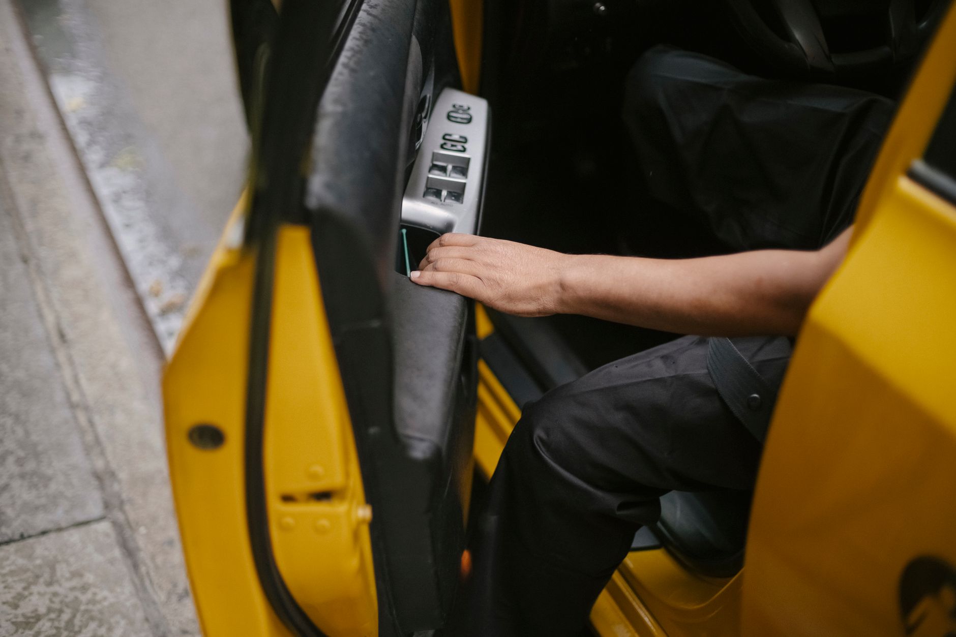 Boston Taxi Pilot Program Rideshare Integration: What It Means for Your Next Airport Ride