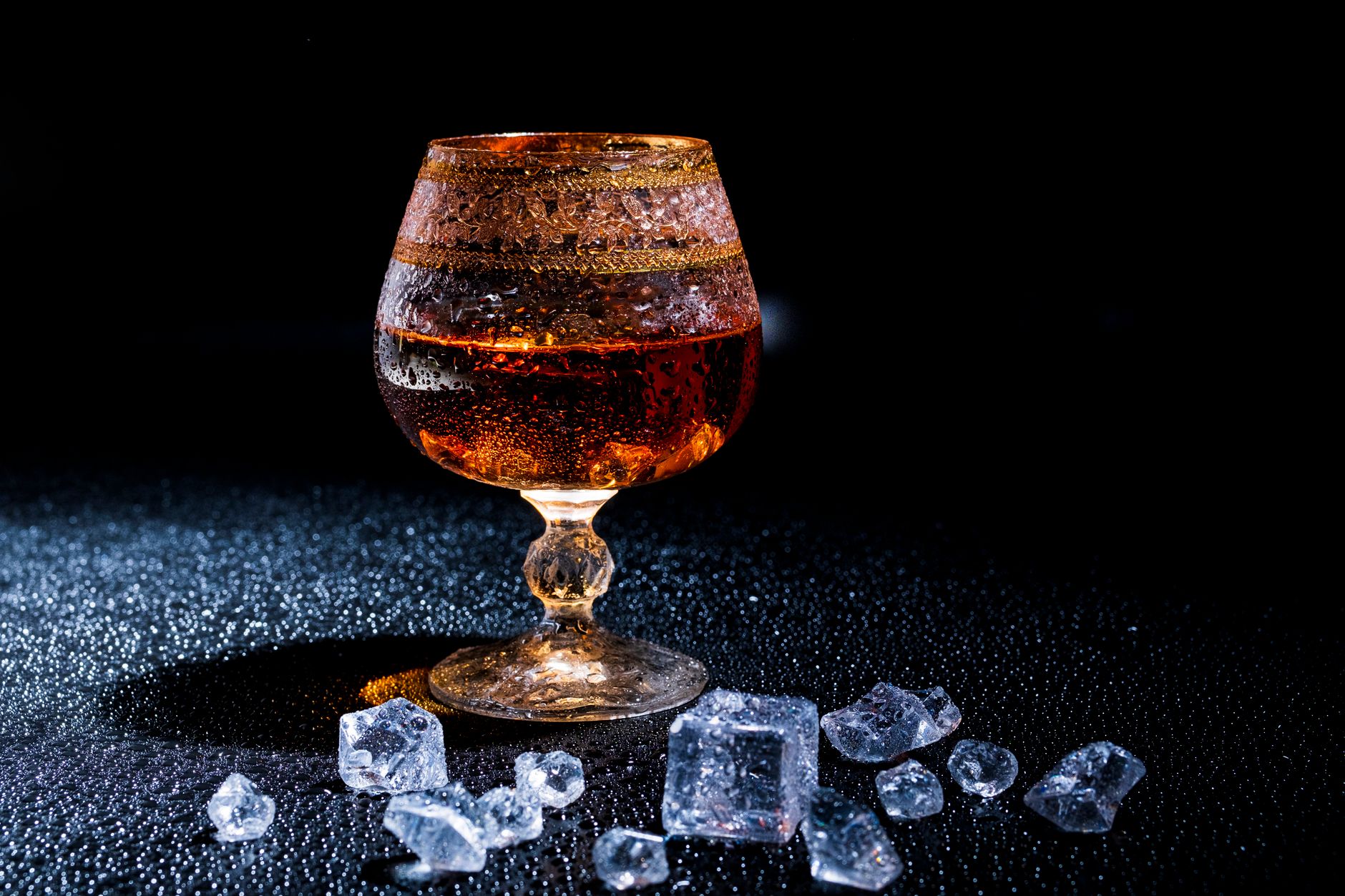 Bourbon Cocktails for Cold Weather Entertaining: The Batch-Ready Strategy Kentucky Hosts Swear By