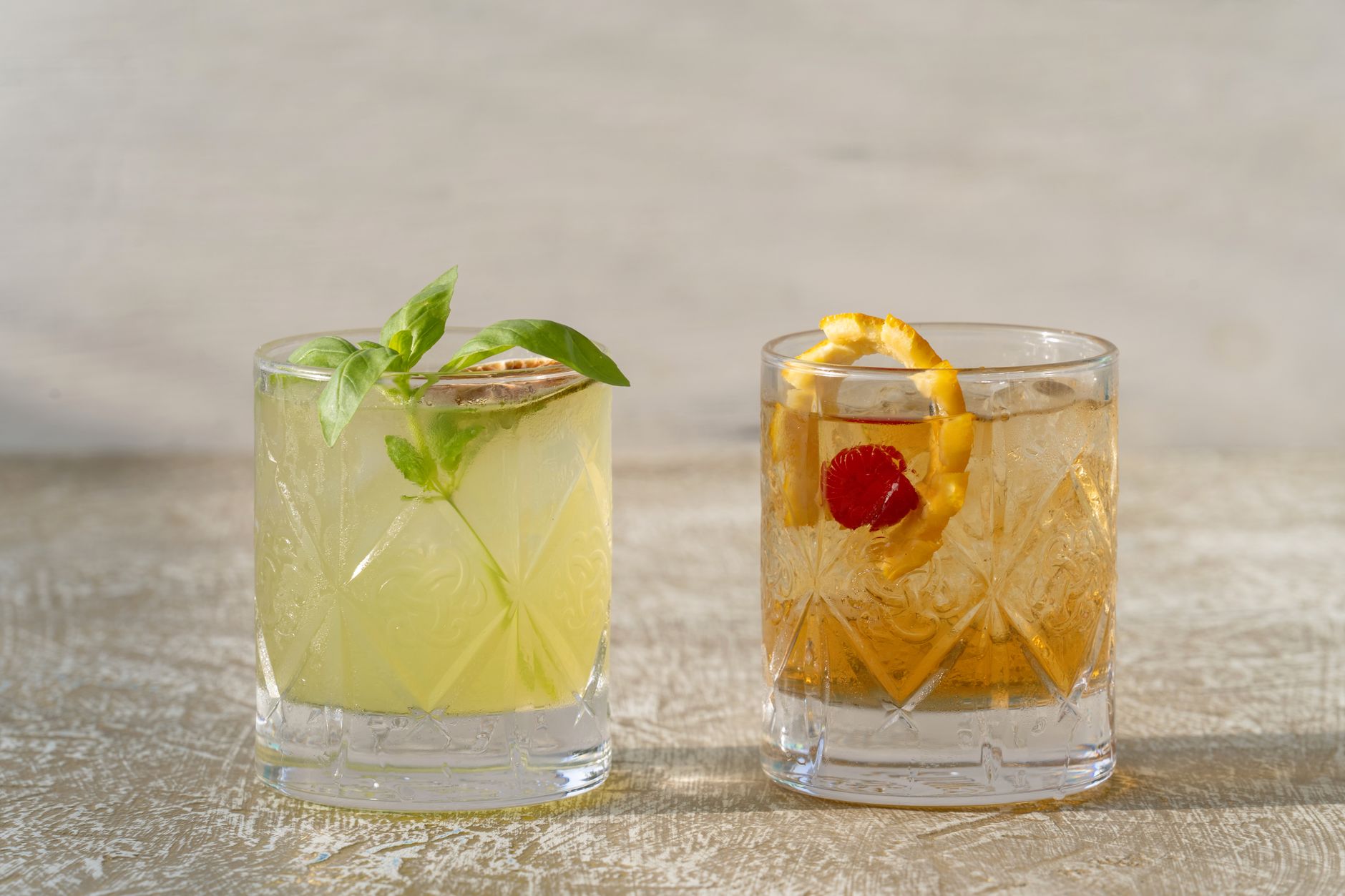 Bourbon Cocktails for Two Romantic Date Night Drinks: A Kentucky-Inspired Guide to Intimate Sipping