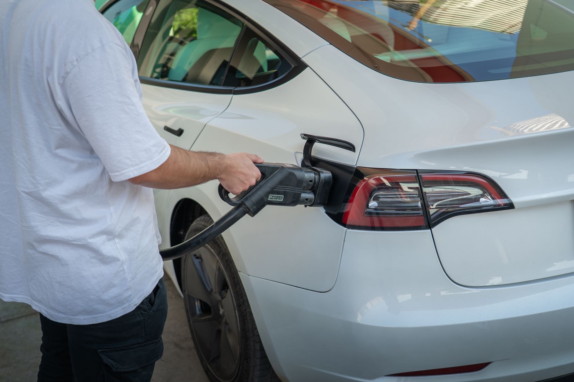 Electric Car Charging Time Calculator: How to Estimate Any EV's Charge Time in 2026
