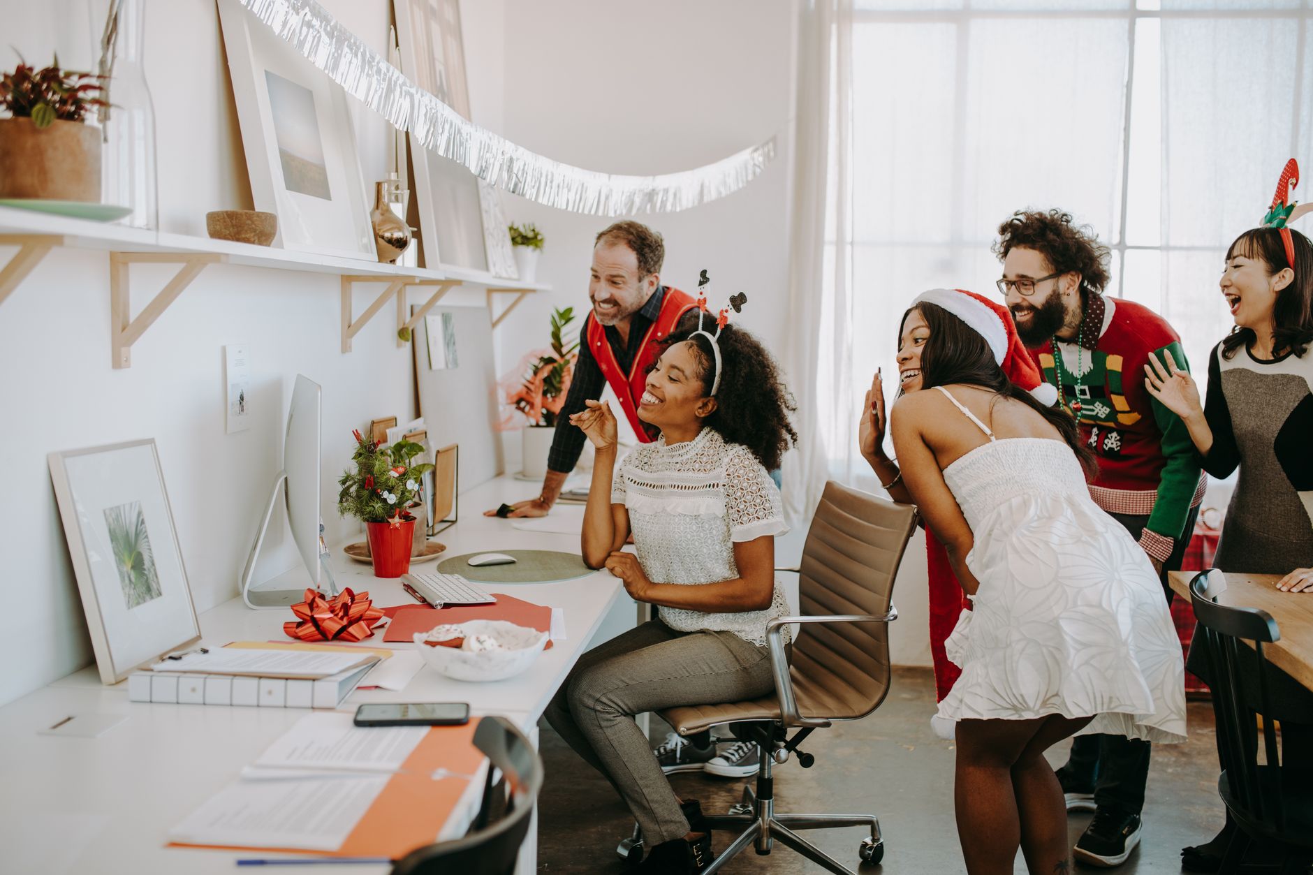 Gag Gifts for Remote Workers 2026: 17 Zoom-Tested Pranks That Land in Chat Reactions