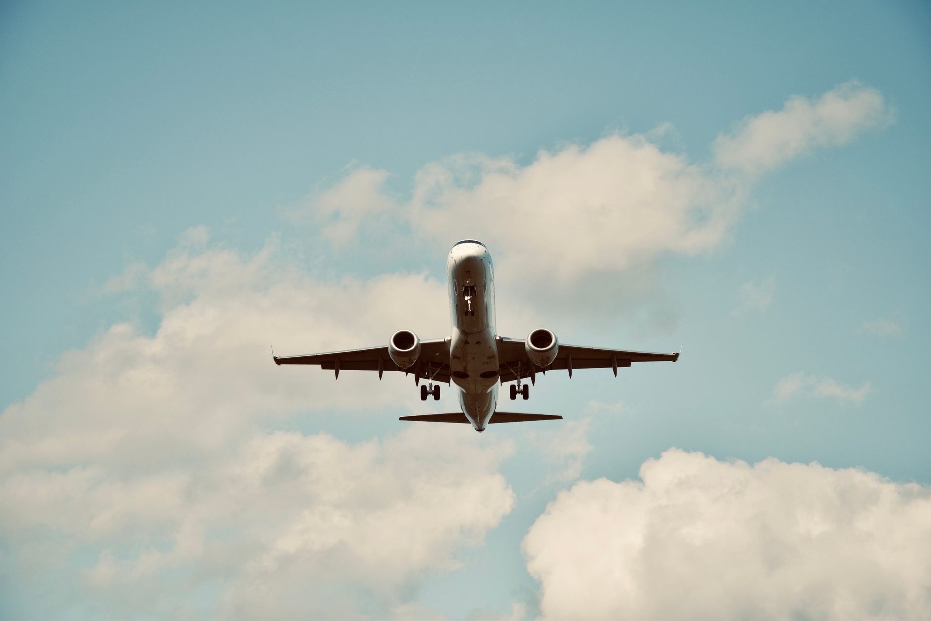 Gifts for Wife Who Travels Frequently: The 2026 Jet-Setters Guide