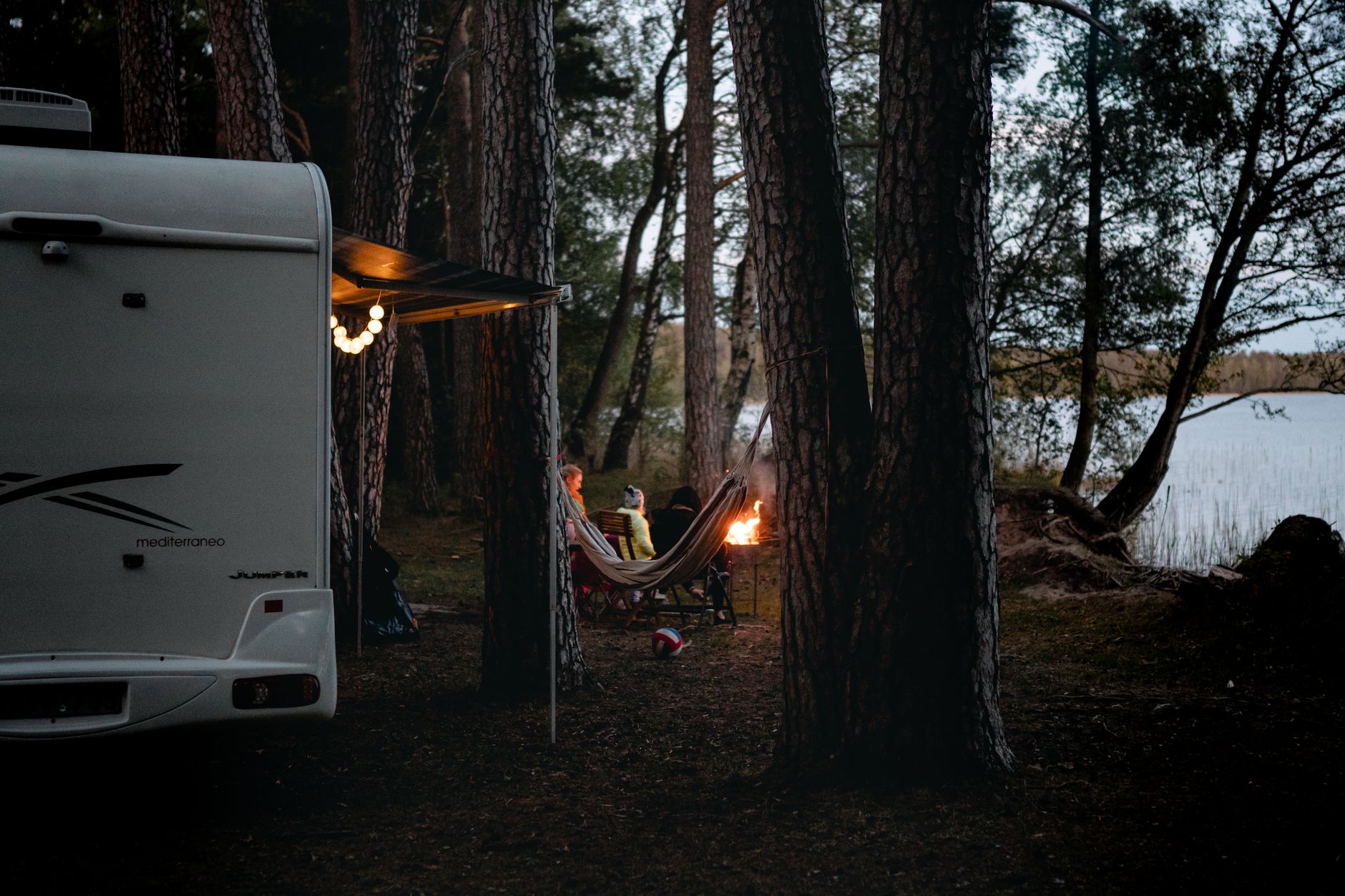 Hammock Camping Setup for Beginners: Your First Night Between the Trees (2026 Guide)