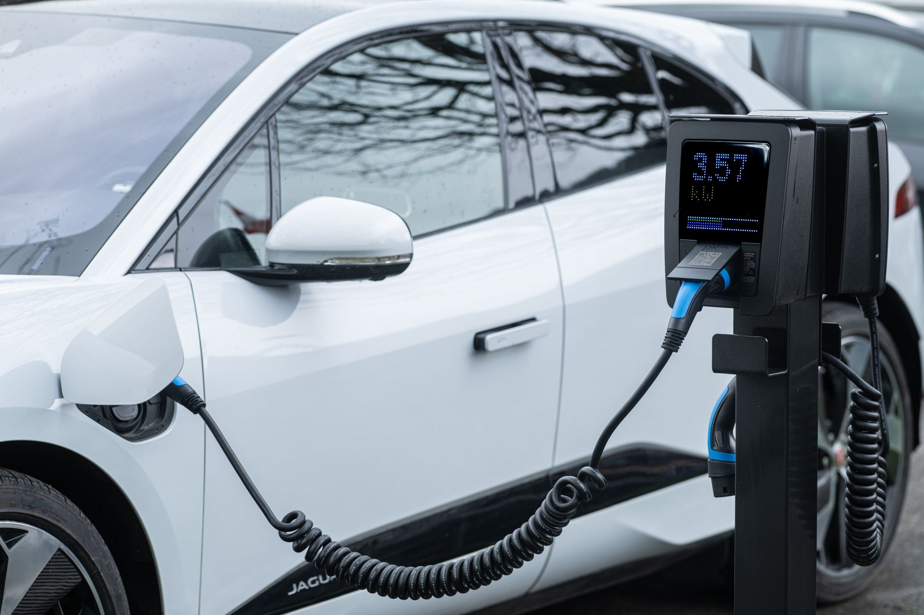 How Long Does EV Battery Last? The Real-World Data Every 2026 Buyer Needs
