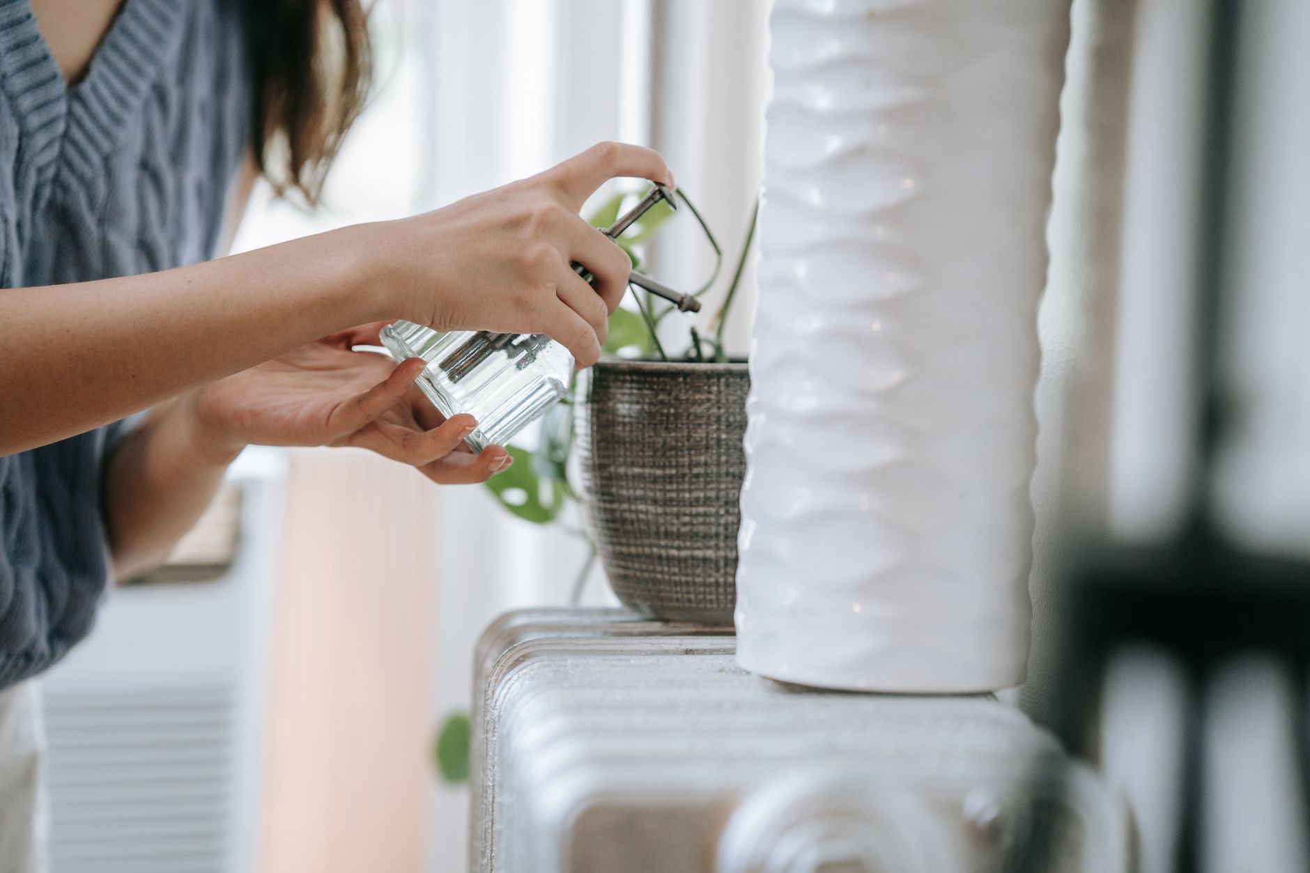 How to Clean Humidifier Tank: The 2026 Guide to Breathing Cleaner Air