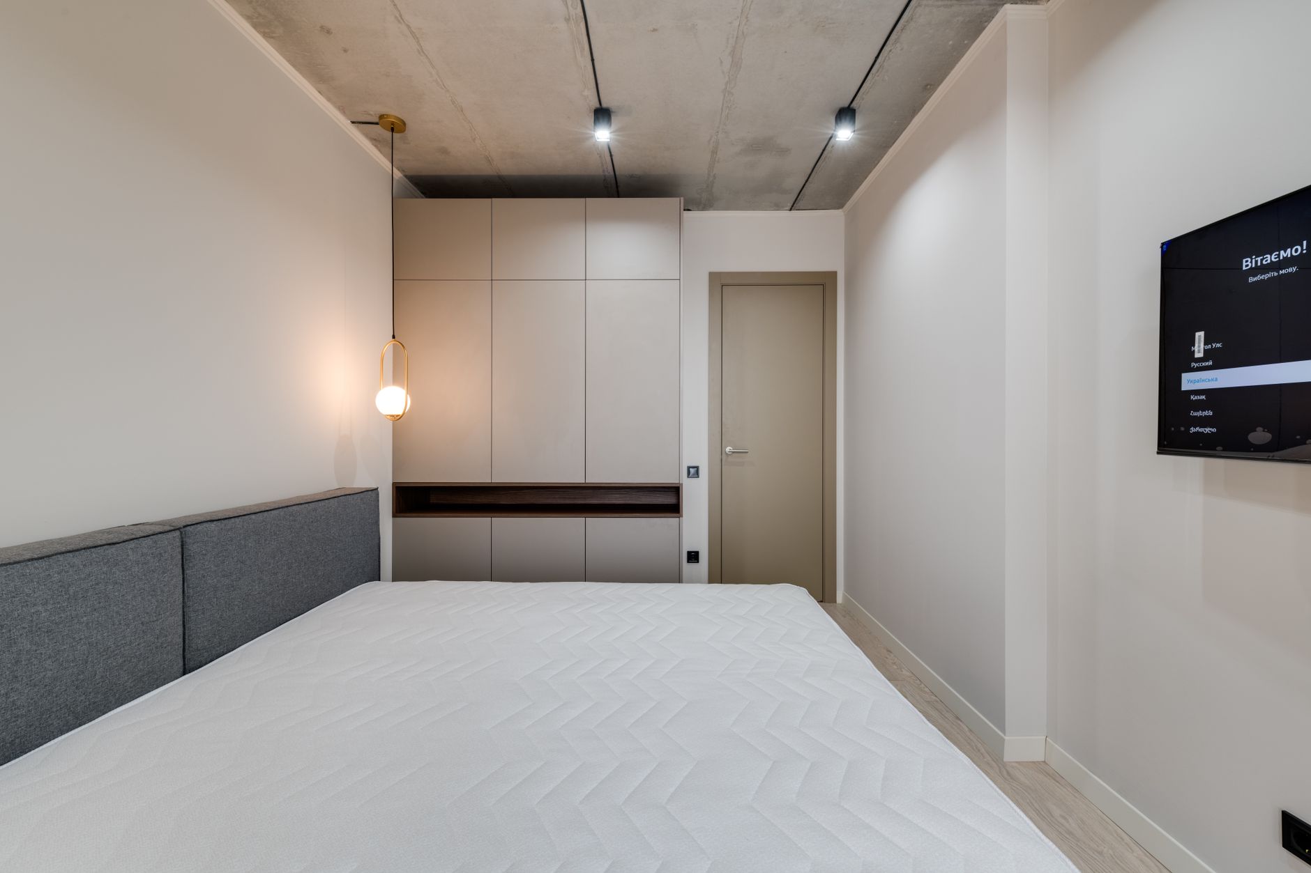 How to Clean Mattress Stains Without Washing: The 2026 Guide to Dry-Rescue Methods