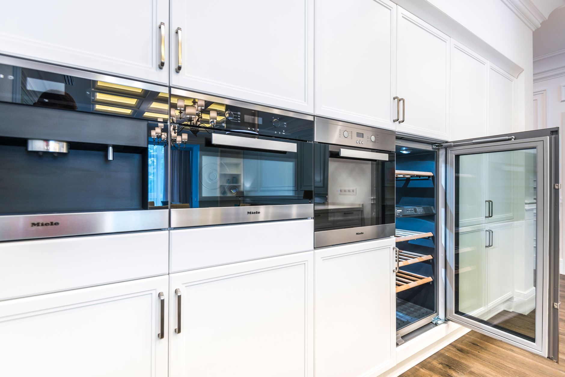 How to Clean Oven Glass Door: The 2026 Guide to a Streak-Free Shine