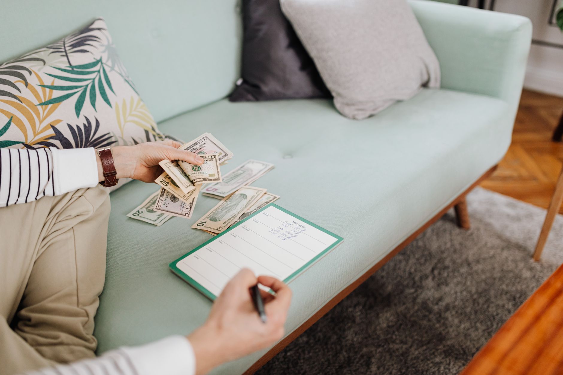 How to Make Money Flipping Furniture: The 2026 Beginner's Profit Guide