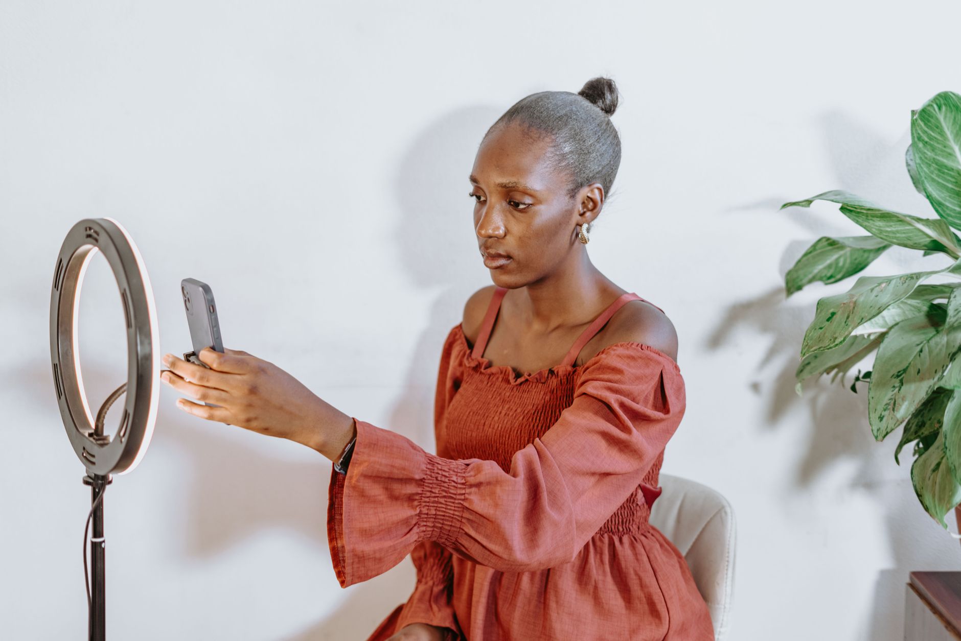 Instagram Algorithm Follow Up Timing 2026: The Creator's Complete Playbook for DM Momentum