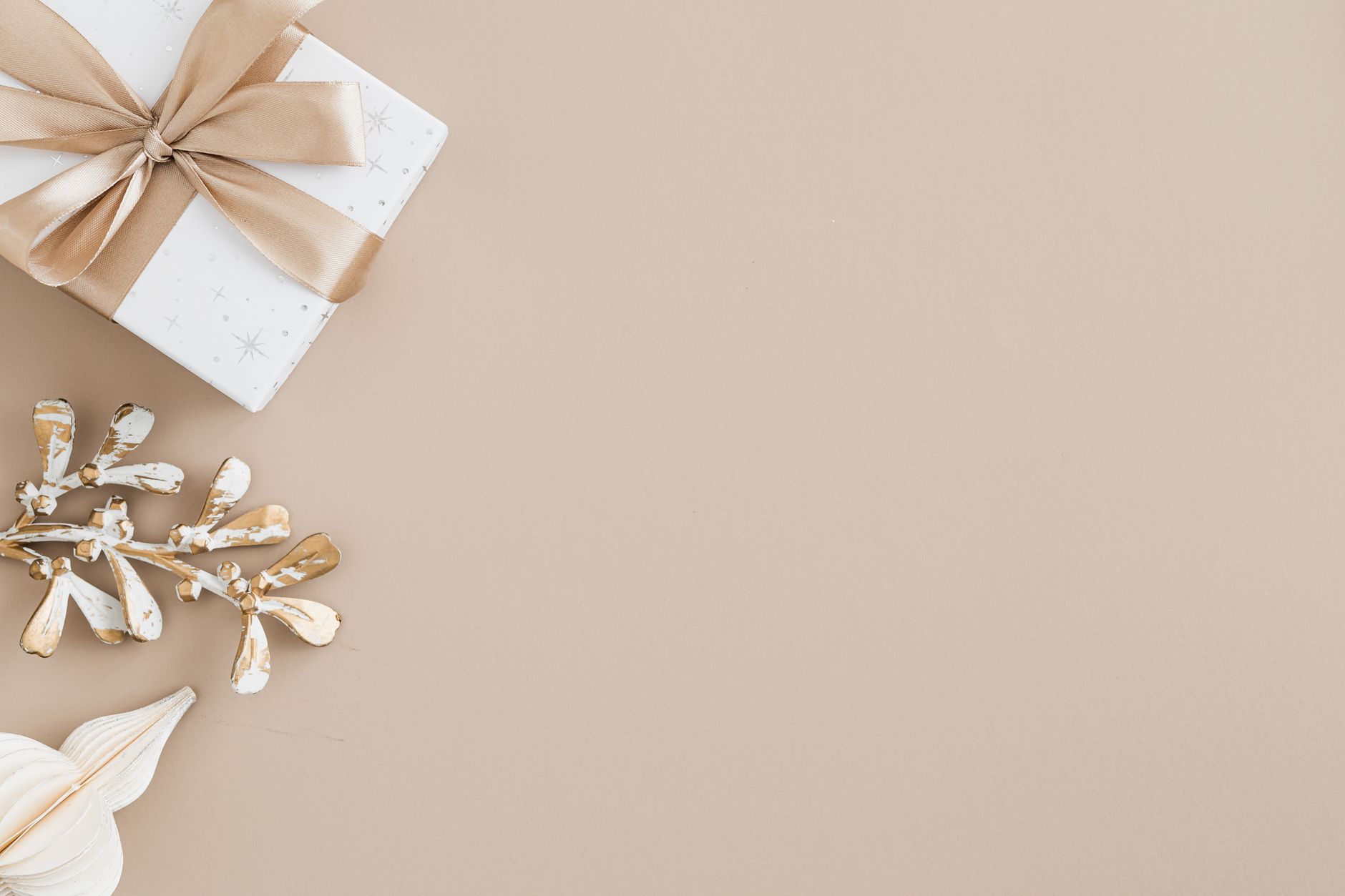 Luxury Gifts for Wife Under $100: The 2026 Quiet Elegance Edit