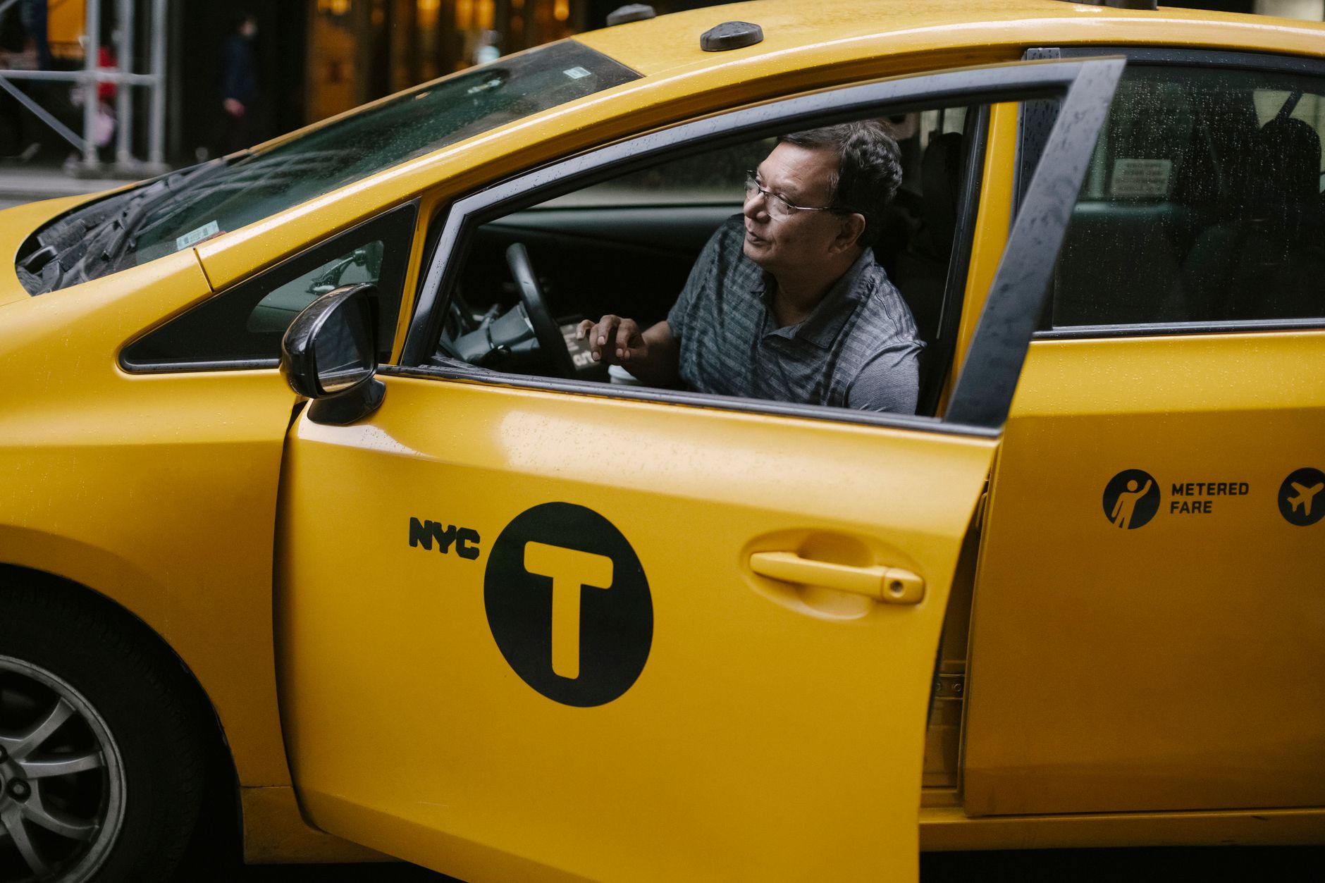 Lyft Curb Partnership NYC Airport: How It Actually Works for Travelers in 2026