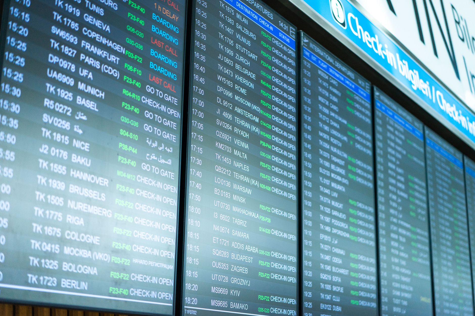 Lyft Scheduled Airport Pickup Reliability: What to Know Before You Book