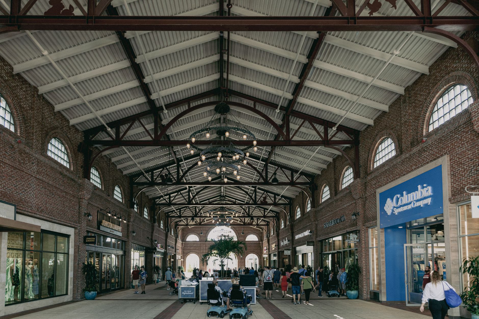 Outlet Mall Shopping Tips Save Money: The 2026 Guide to Beating Inflation at Premium Outlets