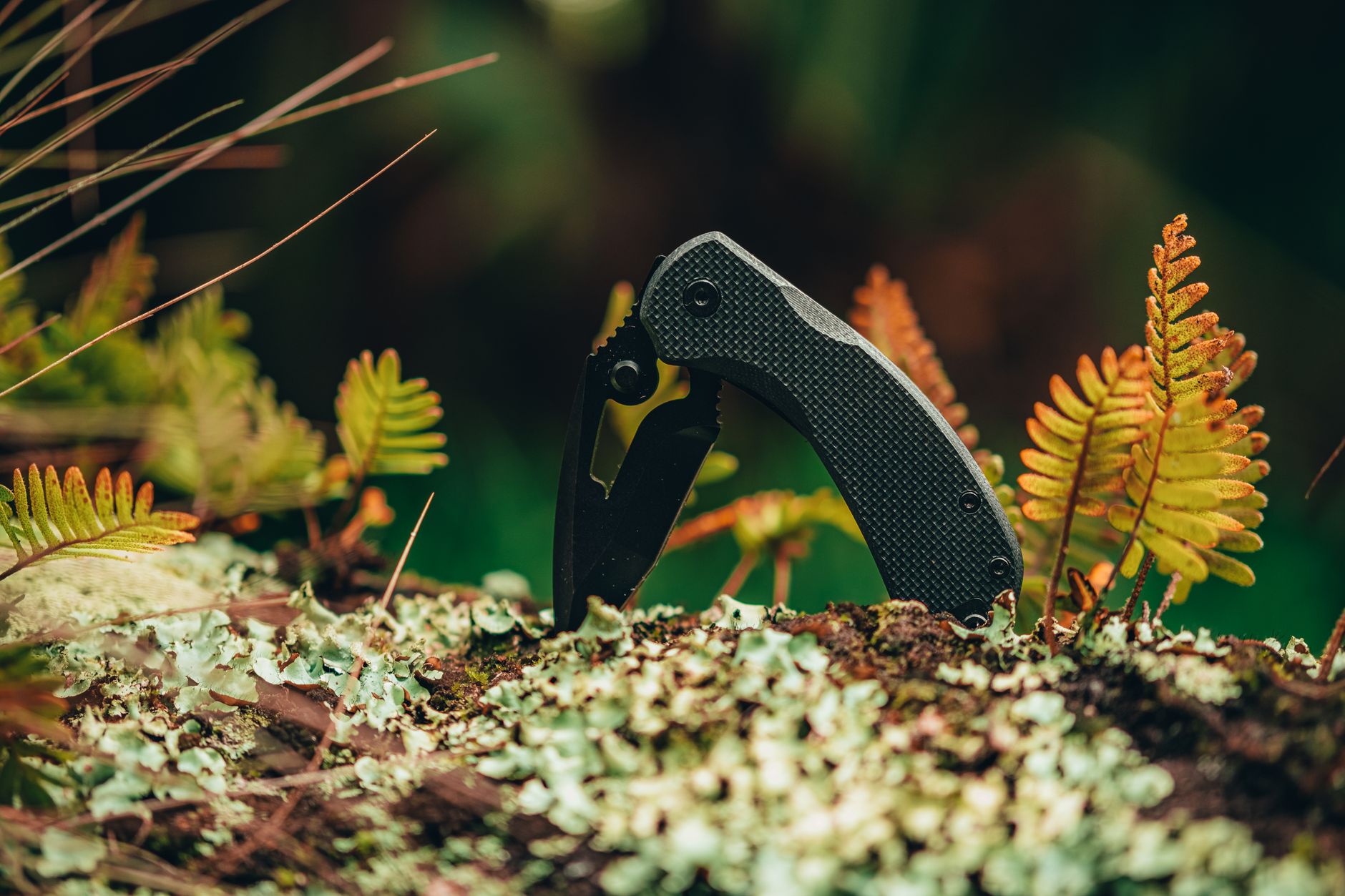Pocket Knife Blade Steel Comparison Guide: What Actually Matters in the Field