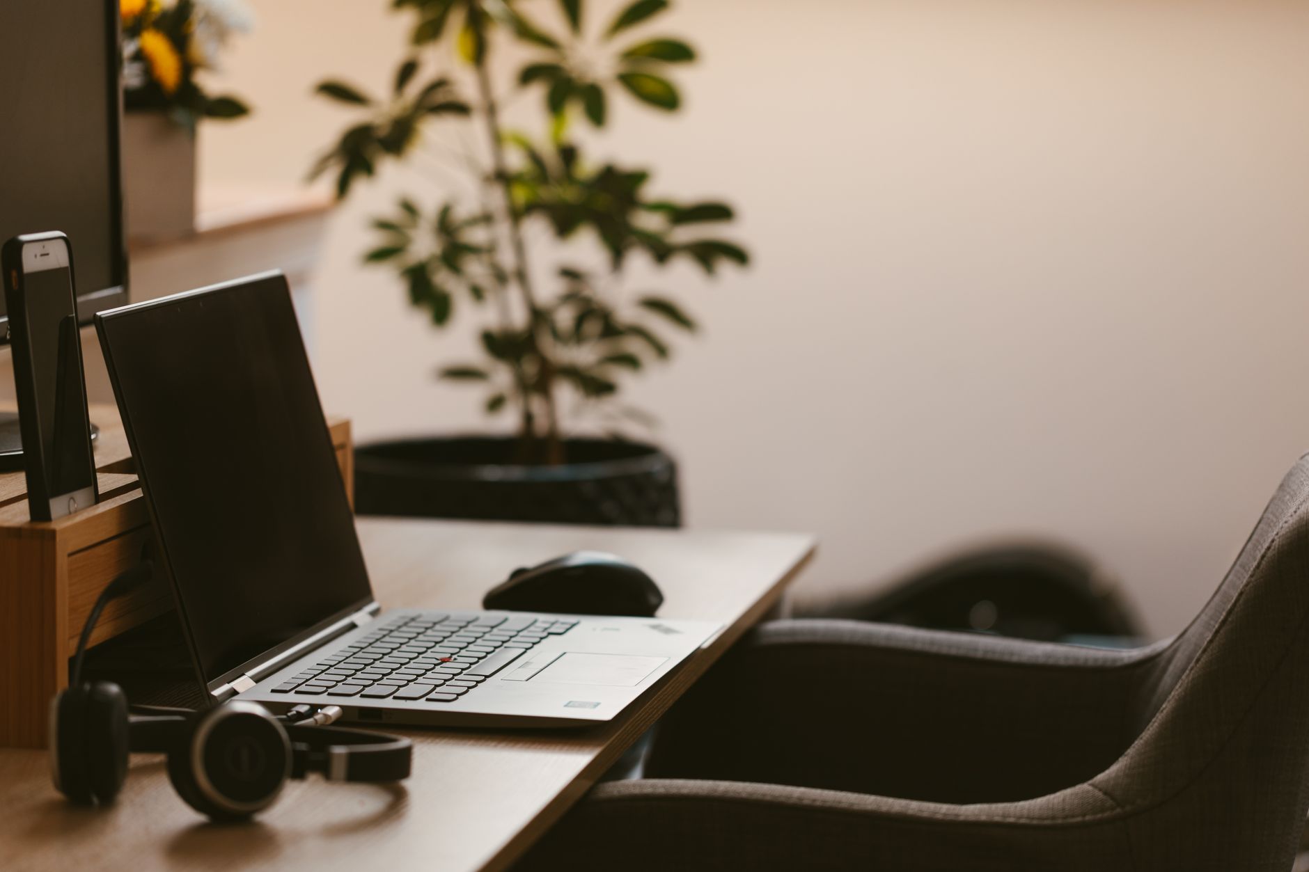 Remote Side Hustles From Corporate Desk Stealth: The 2026 Guide to Earning Under Your Employer's Radar