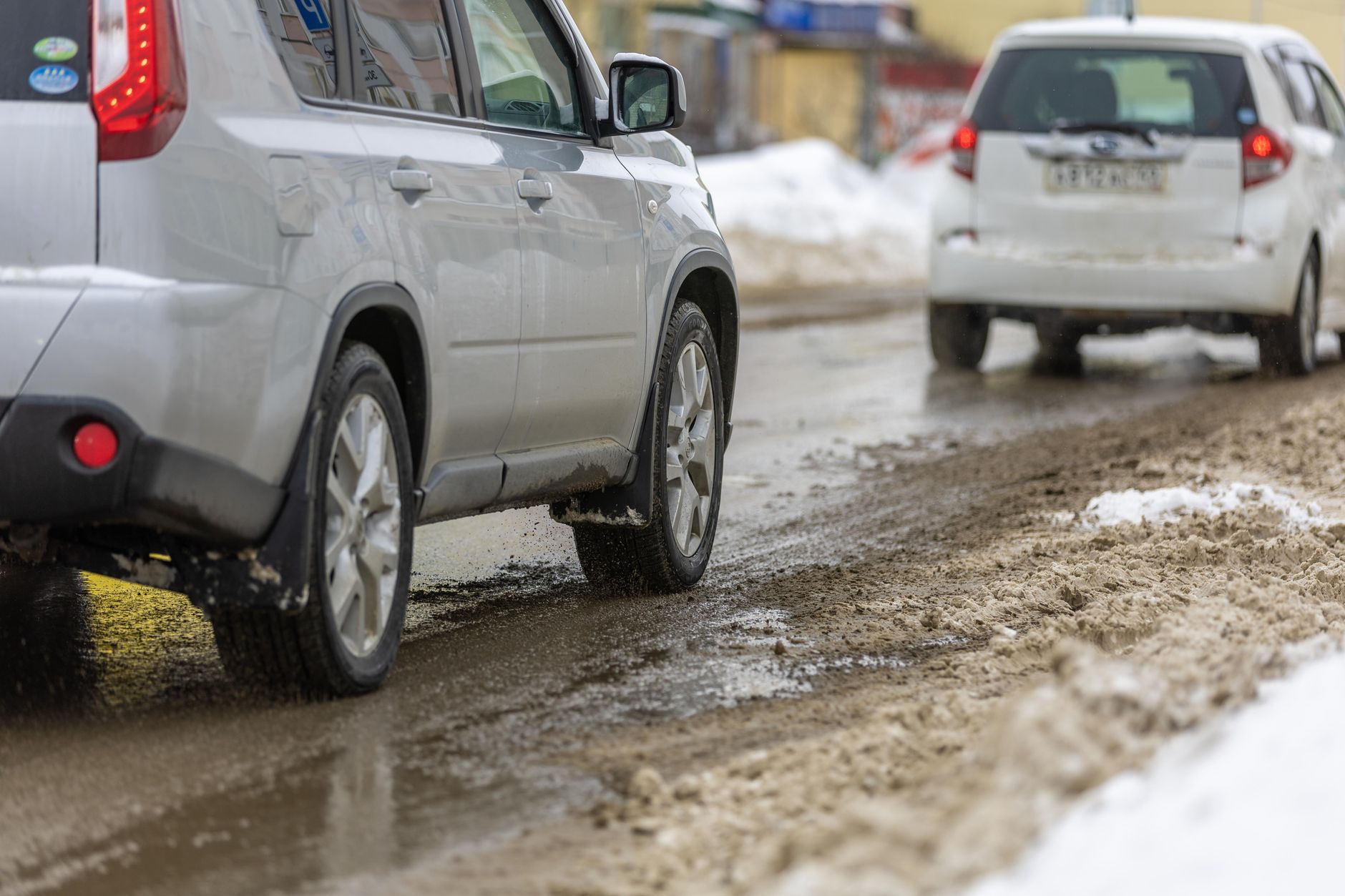Rental Car Snow Chains Requirement: What Winter Travelers Must Know in 2026