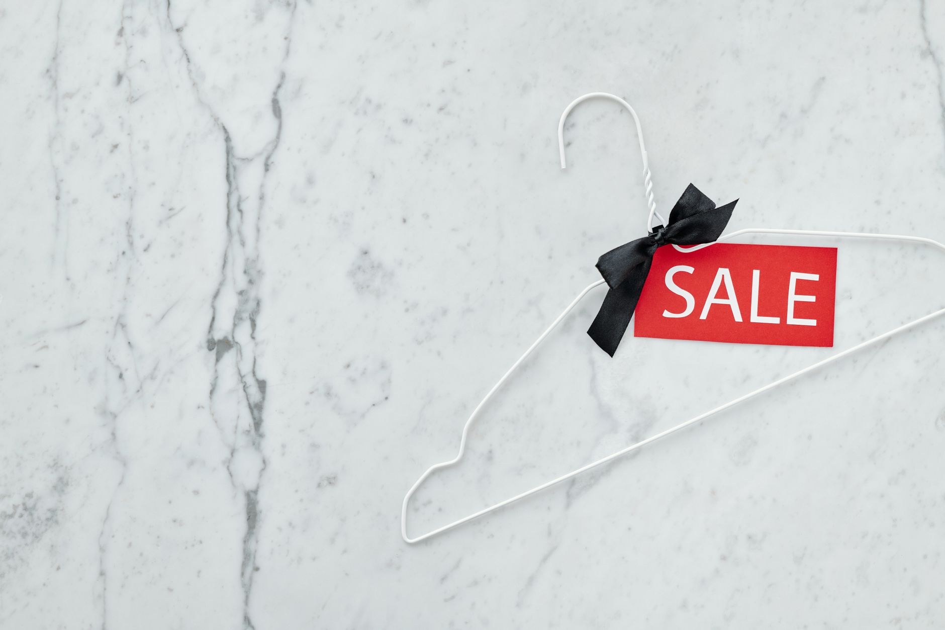 Retail Inventory Glut Clearance Predictions: How to Shop the 2026 Markdown Wave Before It Breaks