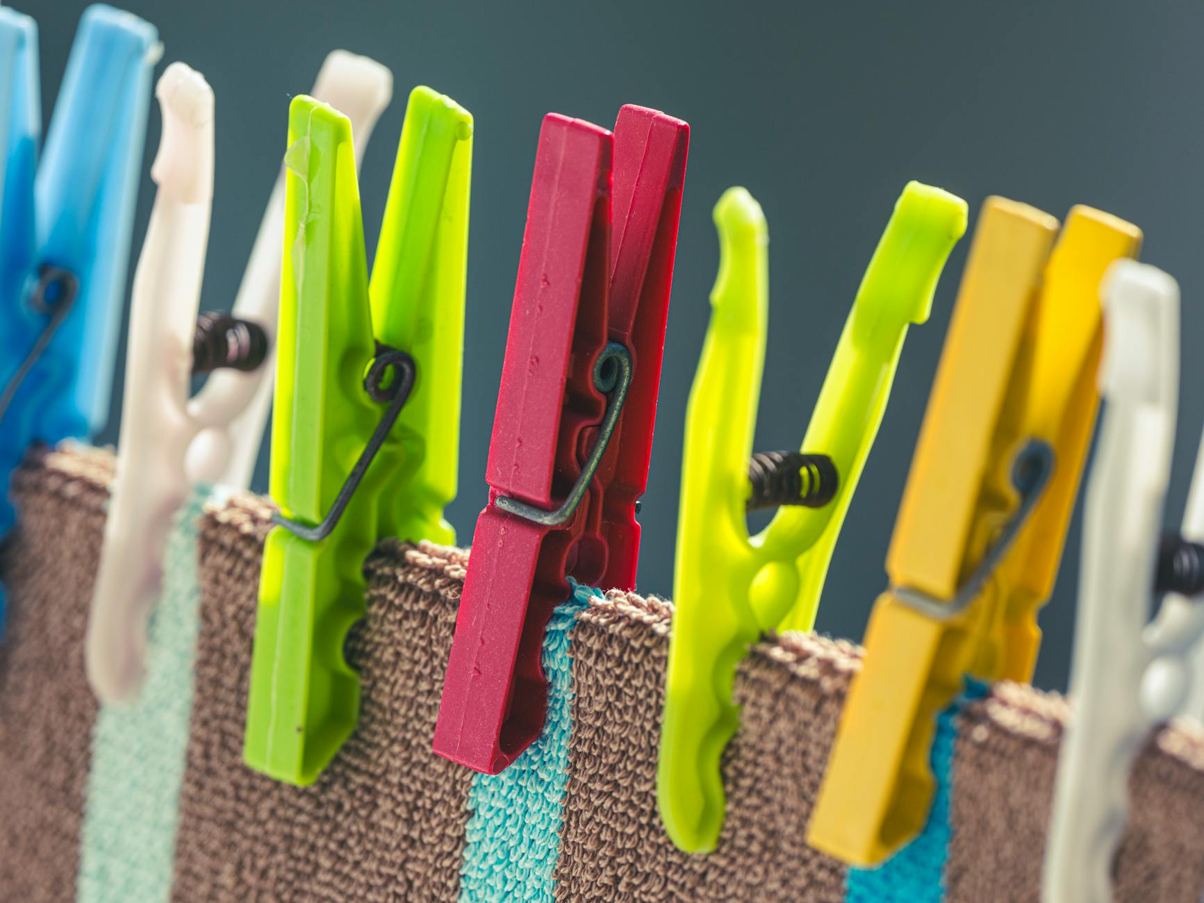 Revitalize Your Space with These Essential Spring Cleaning Tips Indoors