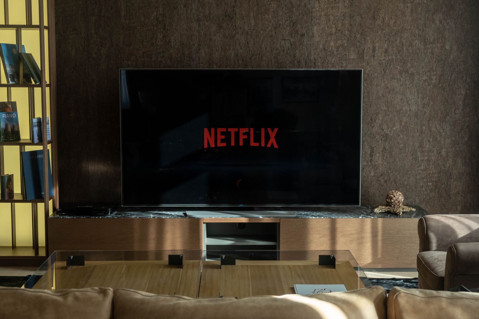 Smart TV eARC Setup Guide: Why Your 2026 Soundbar Still Sounds Like a Bluetooth Speaker