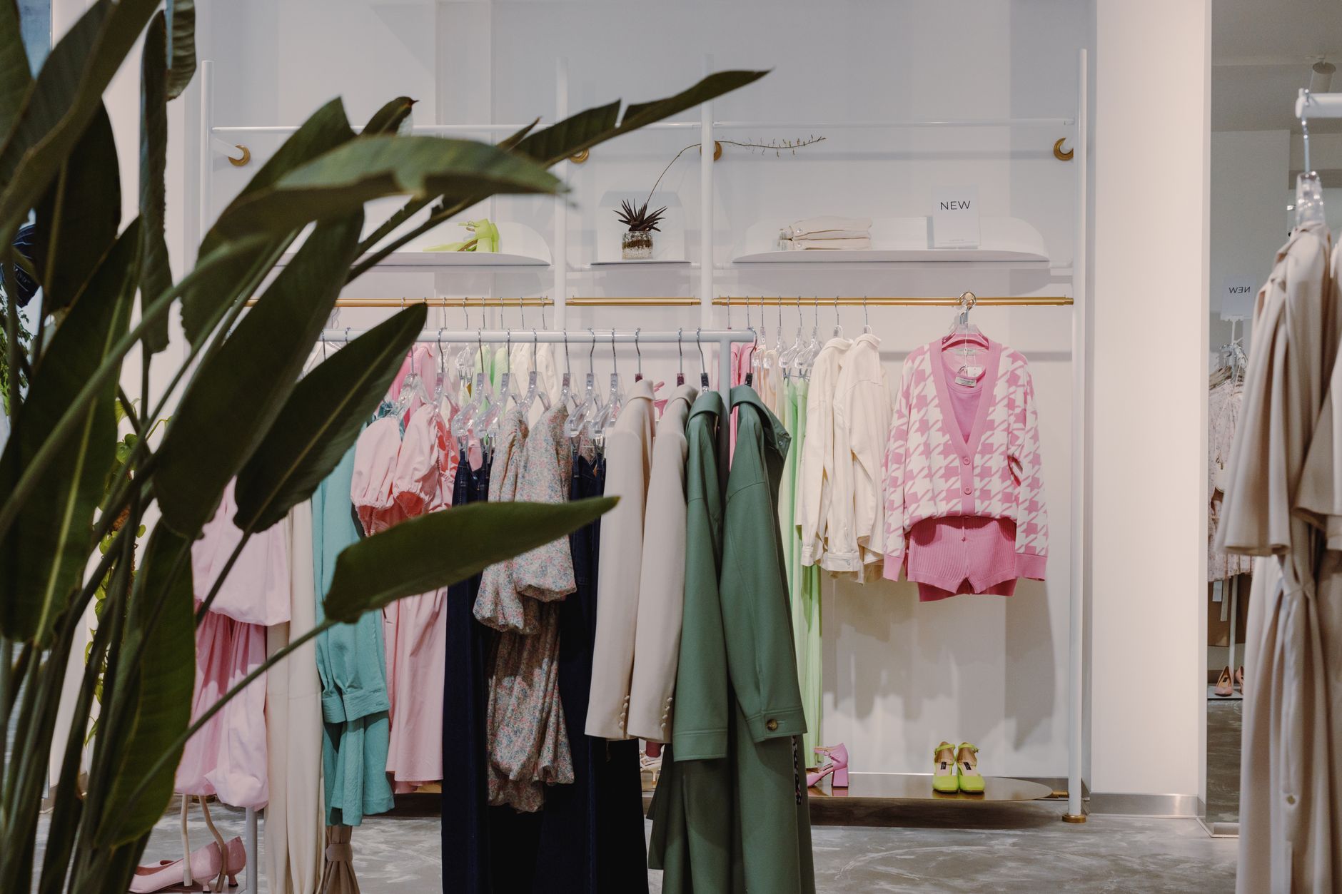 Spring 2026 Retail Trends: How Independent Shop Survival Depends on Hyper-Local Deal-Matching