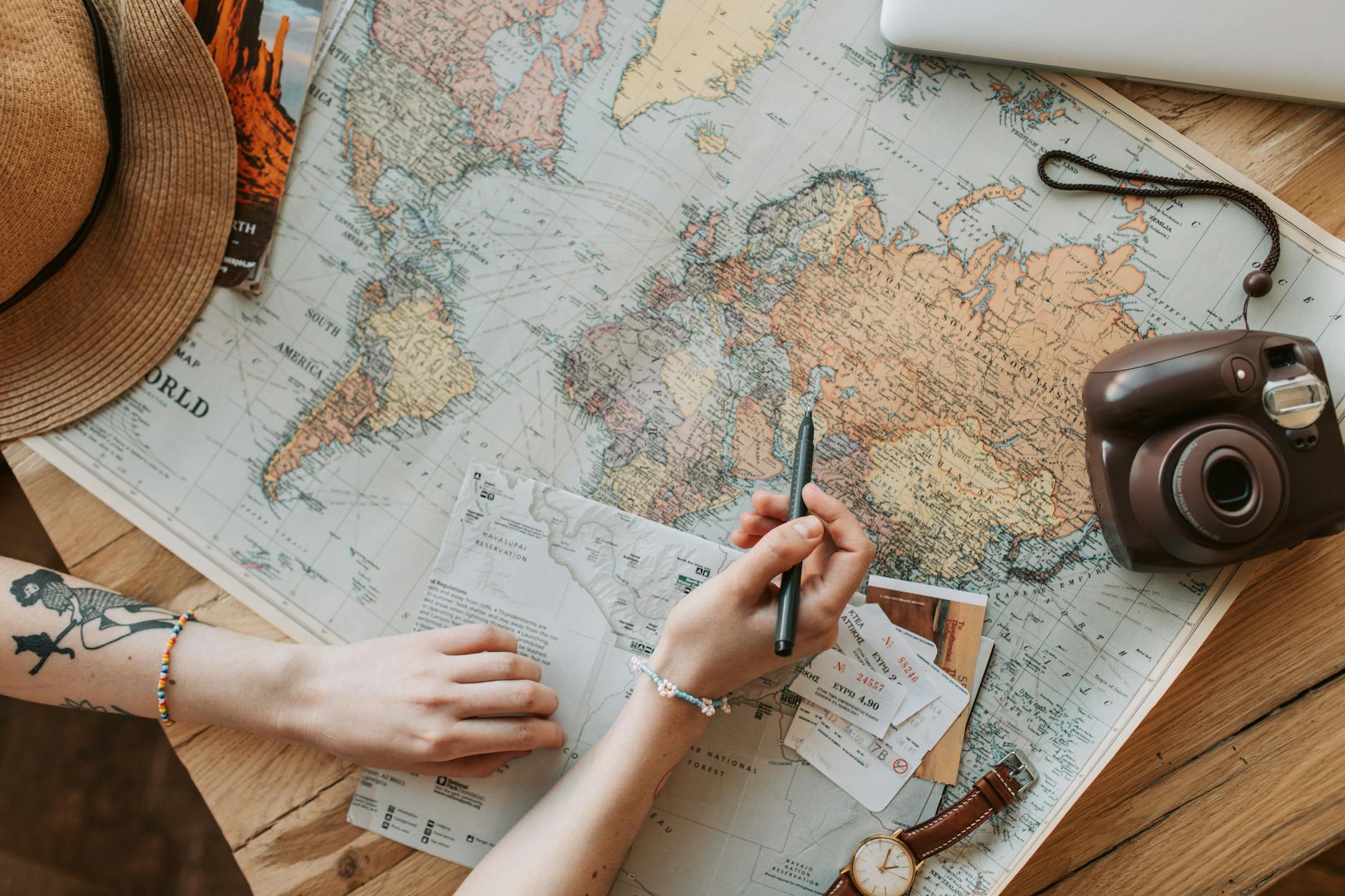 The 2026 Antique Guide Trip Planning Checklist: How to Build Your Own Research Arsenal Before You Leave Home