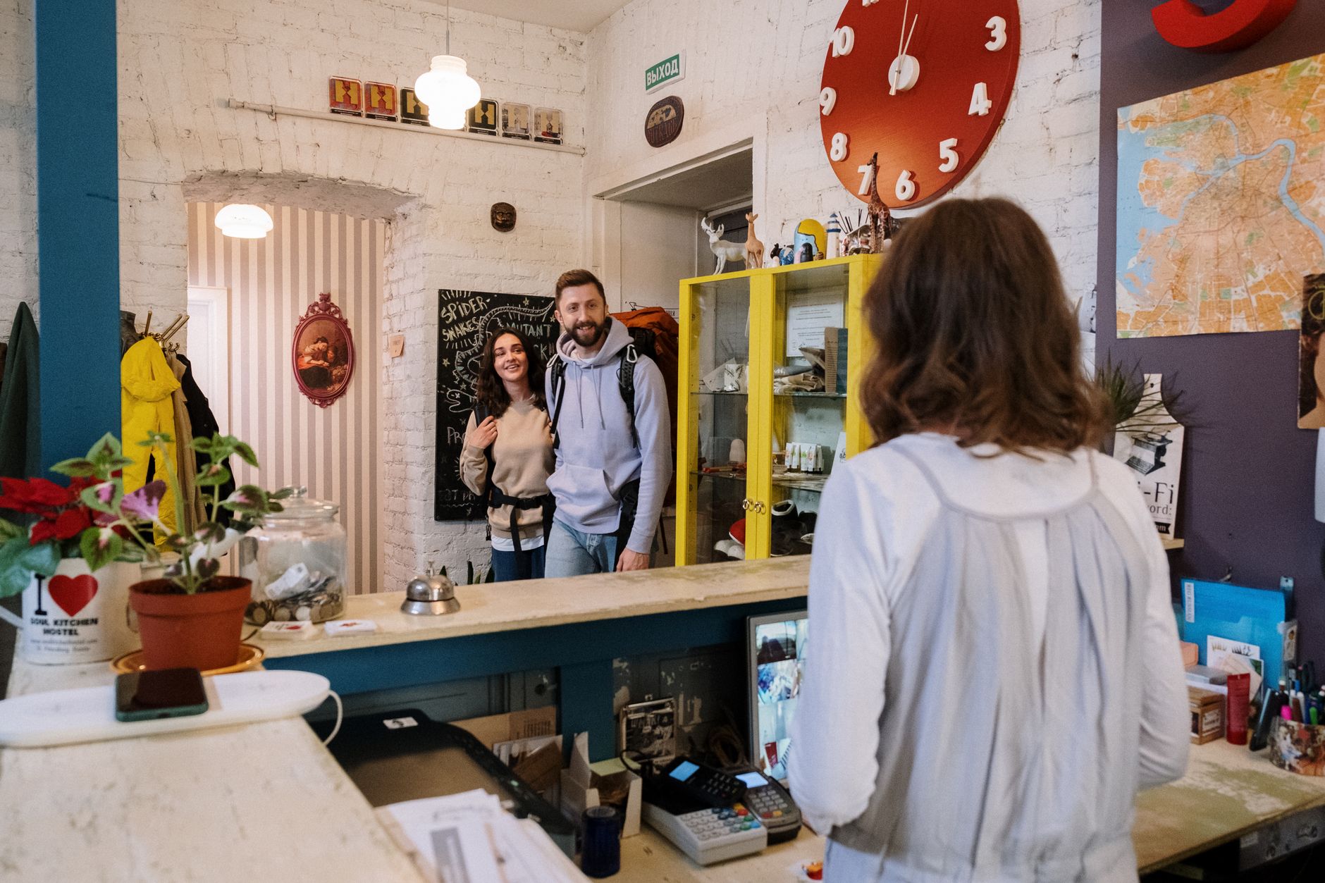 The Airbnb Host Turnover Checklist Between Guests That Cuts Cleaning Time in Half