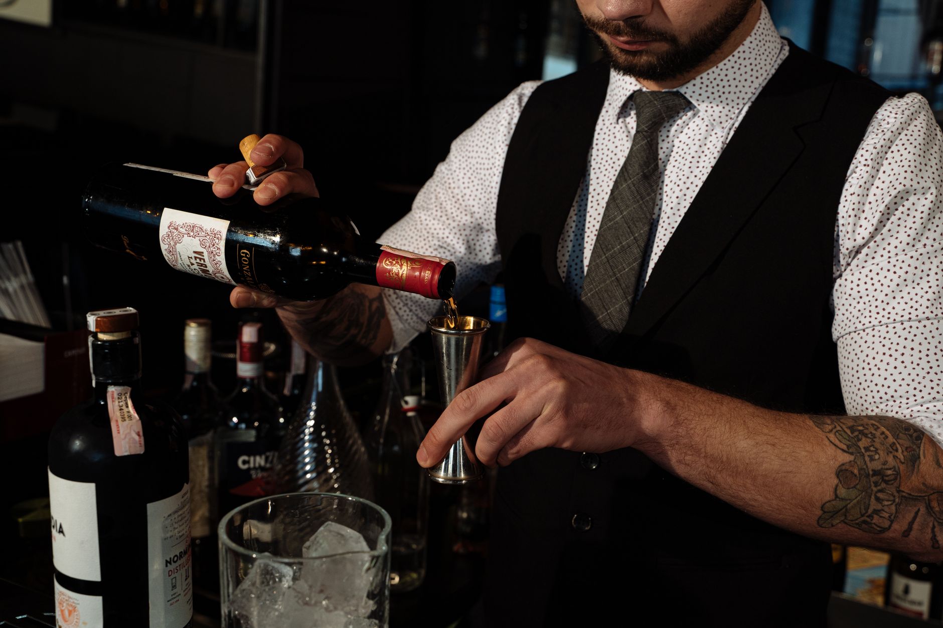The Best Bourbon for Cocktails Mixing: A Bartender's Guide to Bottles That Actually Work Behind the Bar