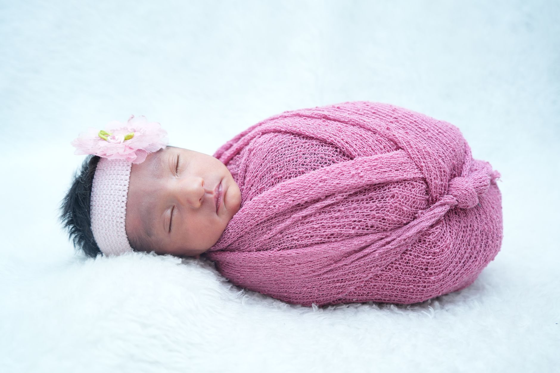 The Best Lens for Newborn Photography Beginners: 5 Gentle Picks for 2026