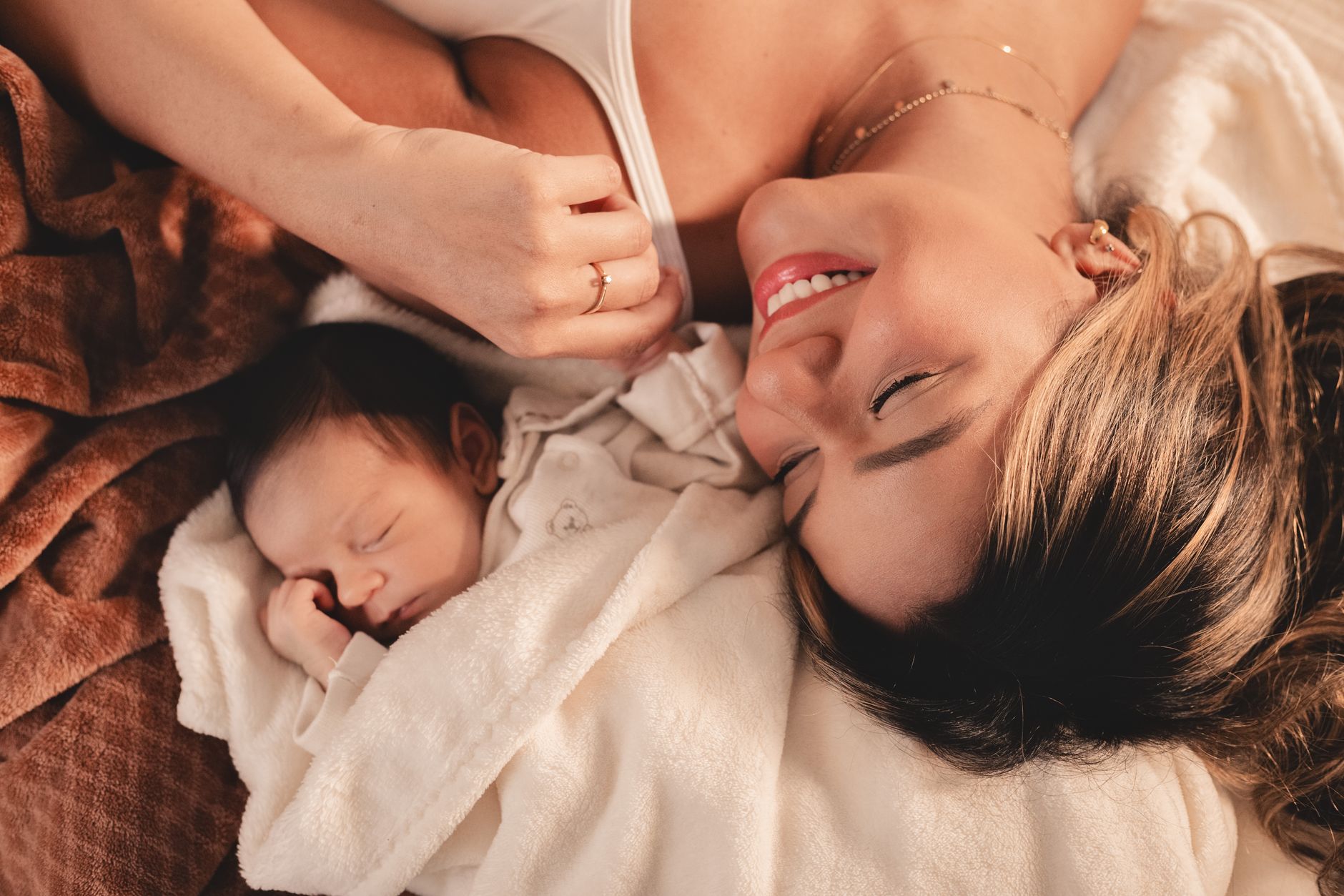 The Best Lens for Newborn Photography in 2026: 5 Safe, Sharp Picks