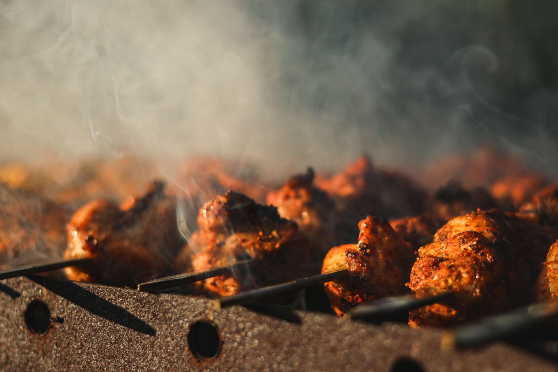 The Best Wood Pellets for Smoking Chicken (2026 Flavor Guide)