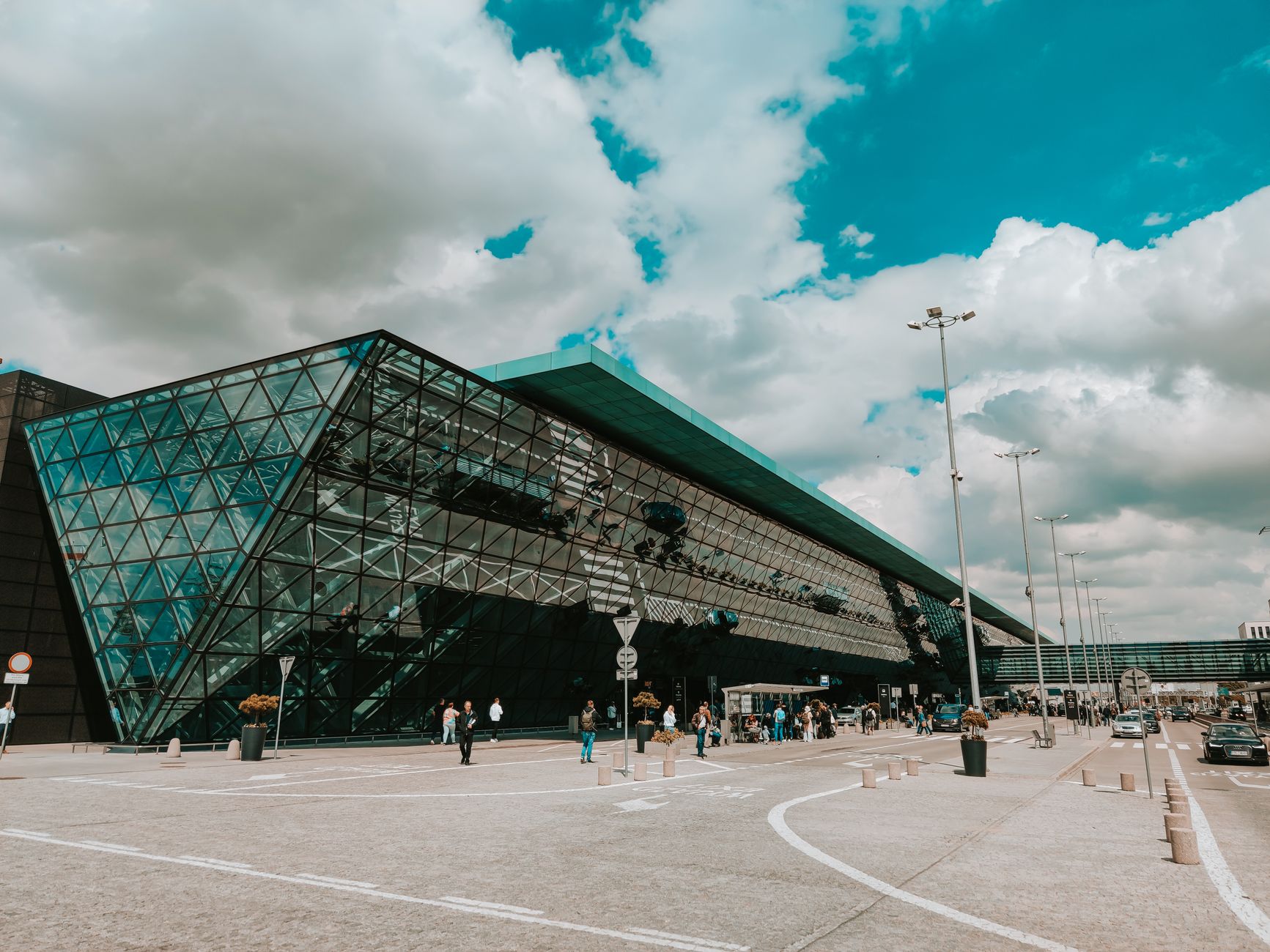 The Cheapest Way to Airport Without Rideshare: 6 Proven Methods That Actually Work in 2026