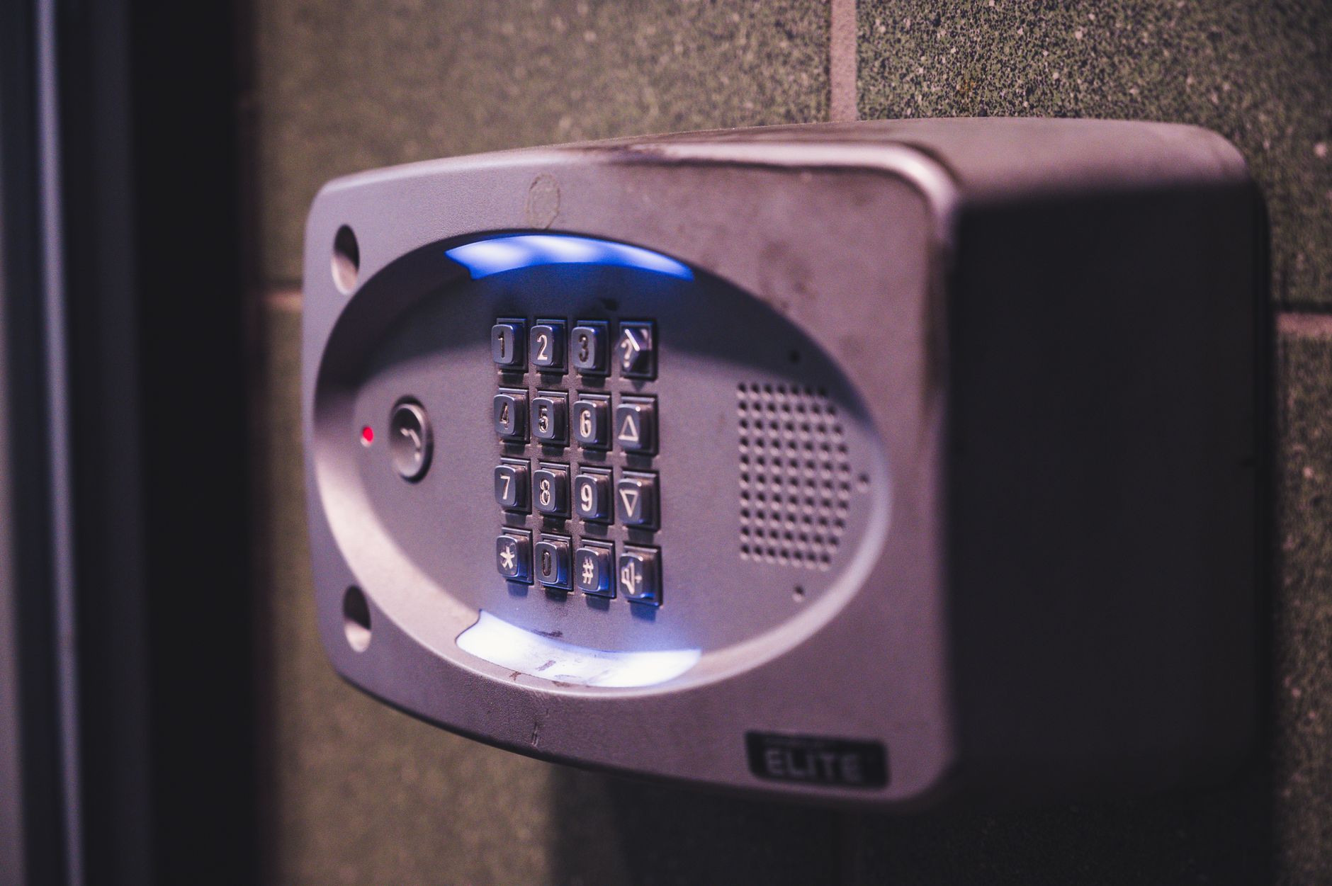 The Complete Airbnb Self Check In Guide: Smart Lock Options That Actually Work in 2026