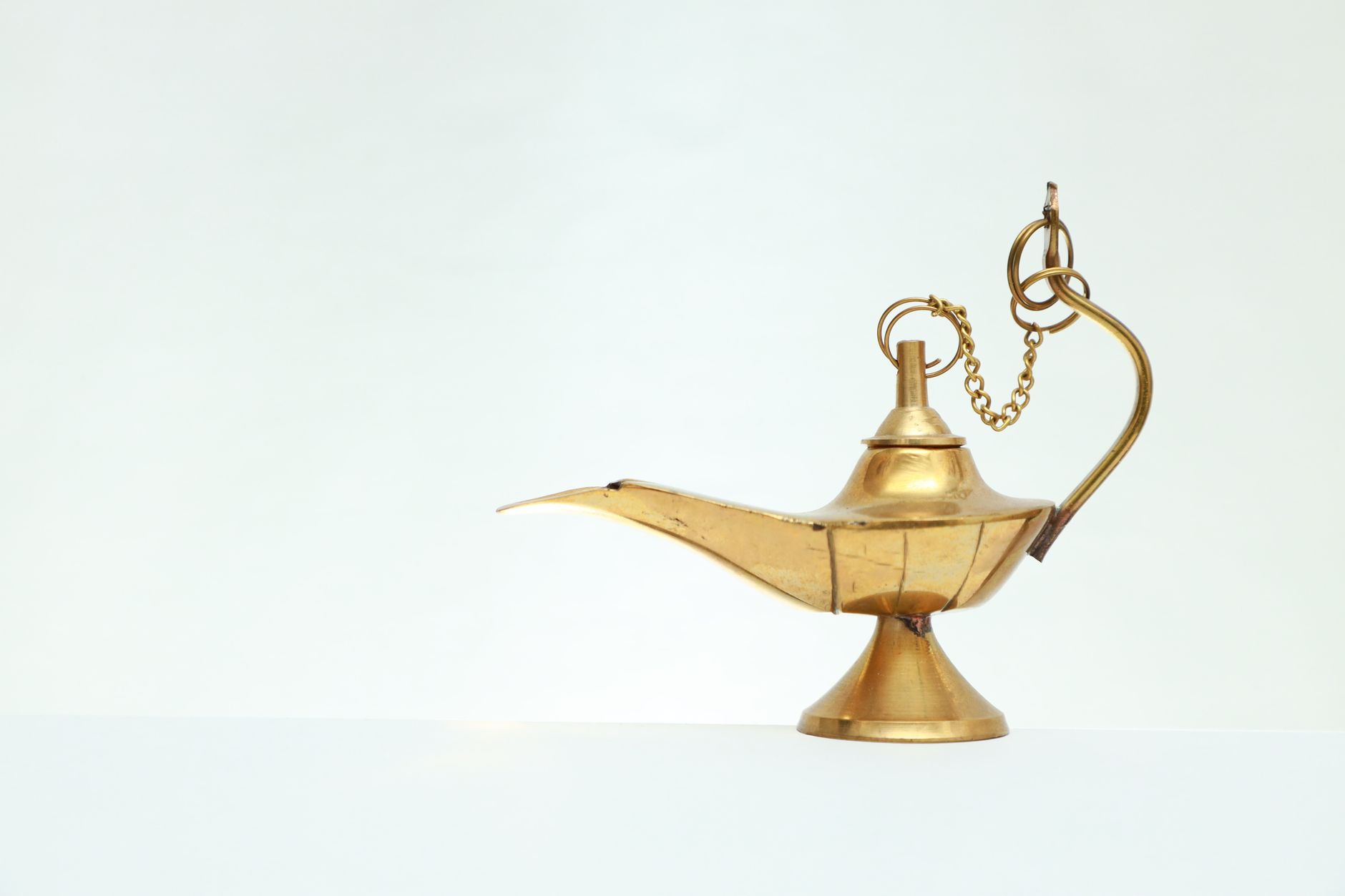 The Complete Antique Oil Lamp Chimney Replacement Guide: What 2026 Collectors Are Getting Wrong