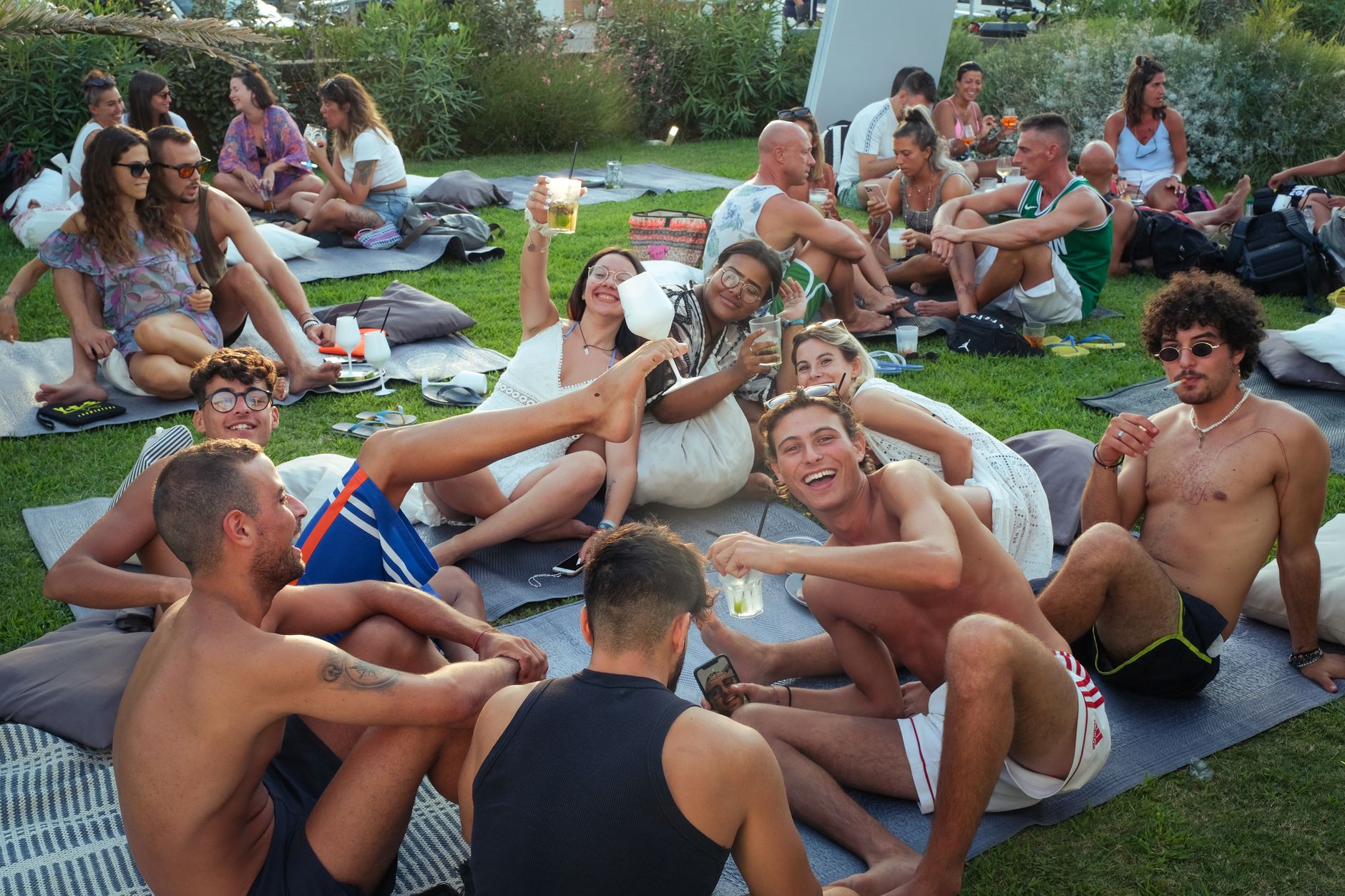 The Festival Blanket Size Guide for Groups: Claim Your Turf Without Being That Camp