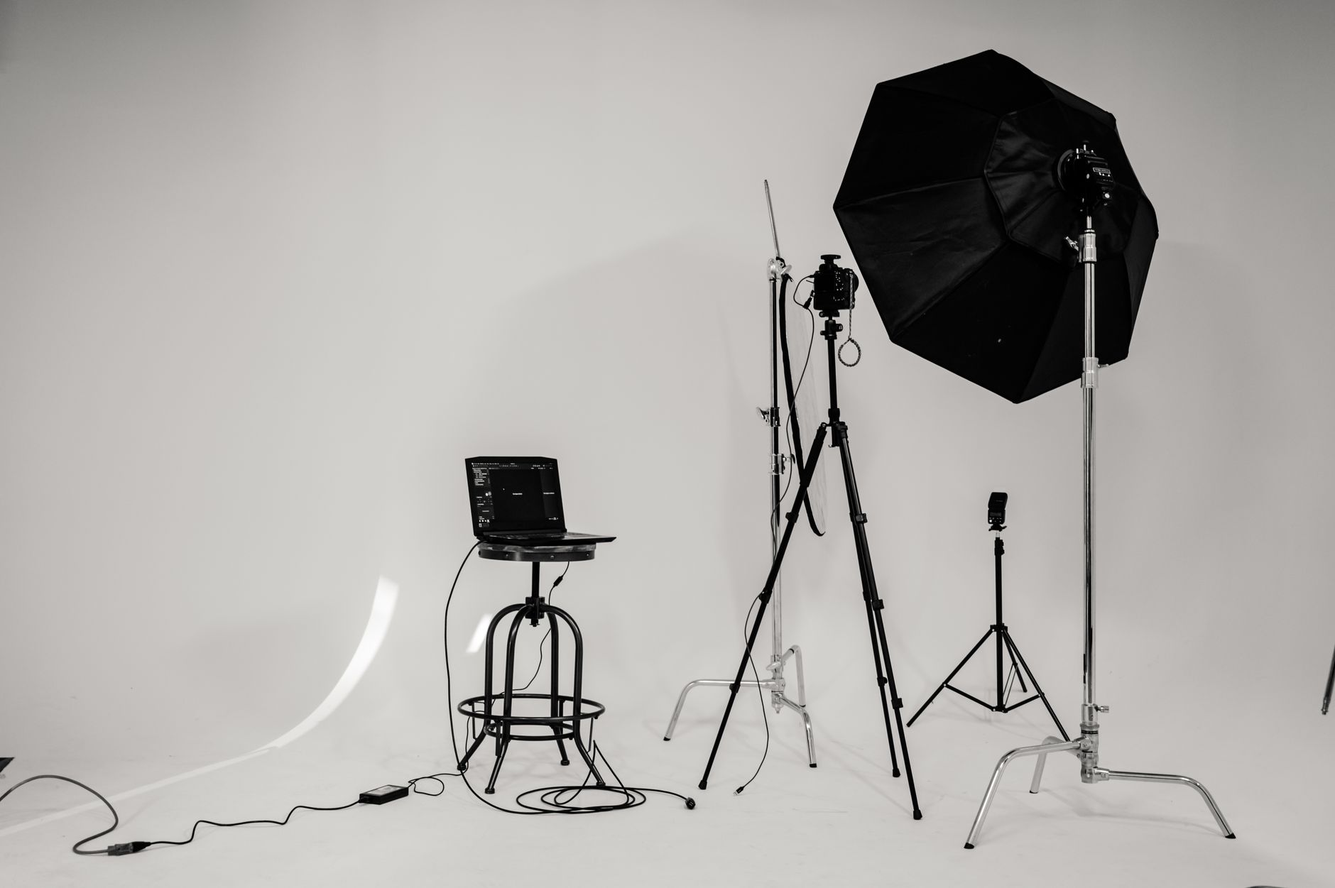 The Only Beginner Flash Photography Setup Guide You Need for 2026: Skip the Studio, Start Shooting