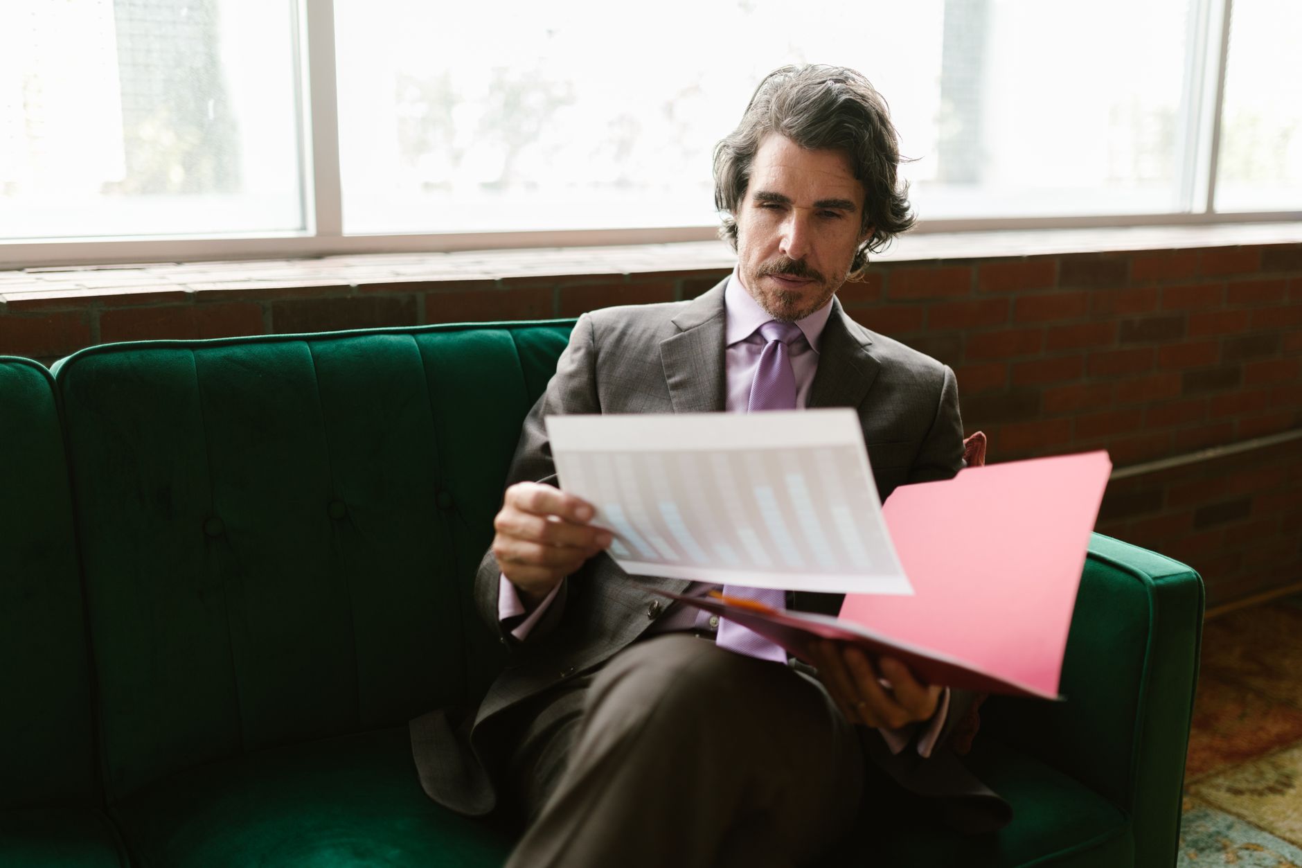 The Robert Half Job Search Guide: How to Leverage a Staffing Giant in 2026's Hybrid Market