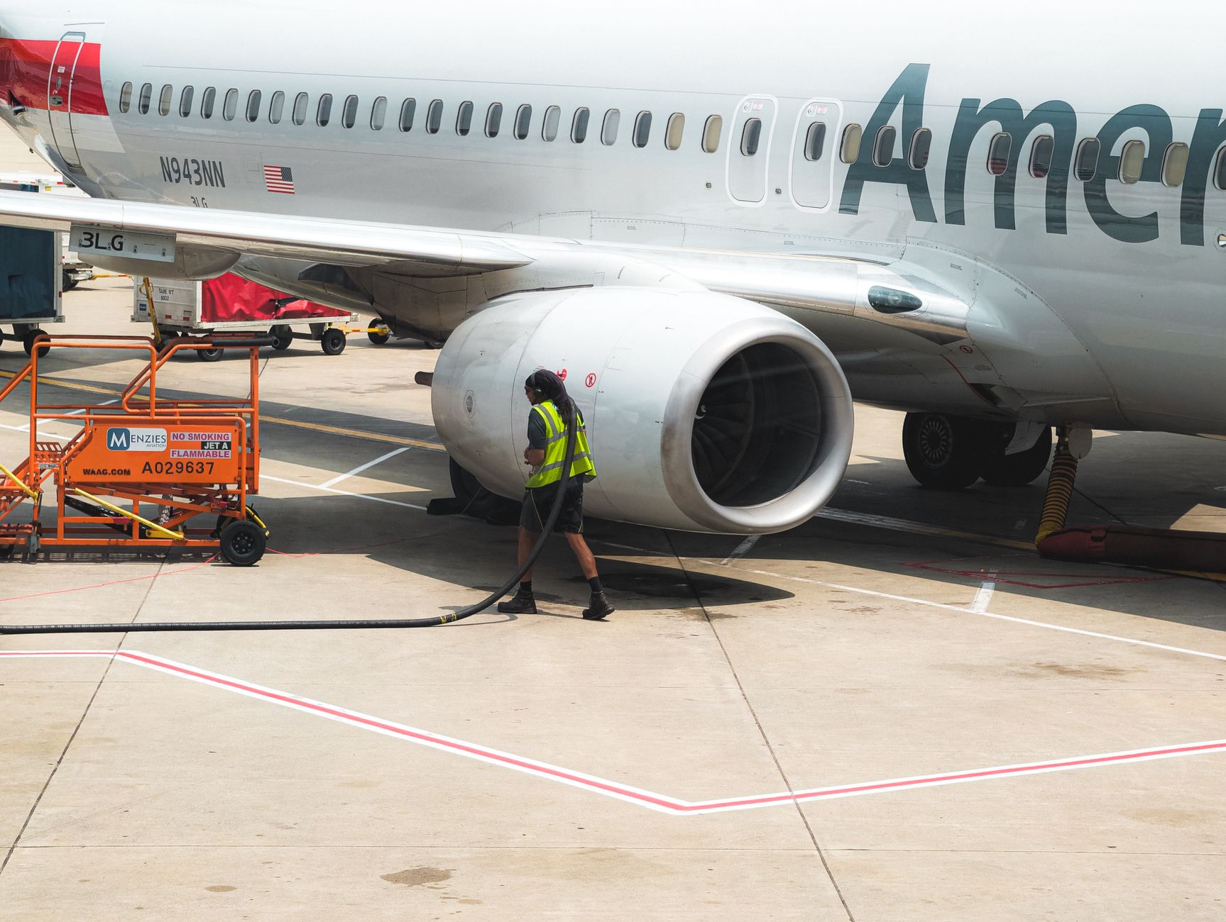 Uber vs Lyft Airport Reliability: Which One Actually Shows Up When Your Flight Lands?