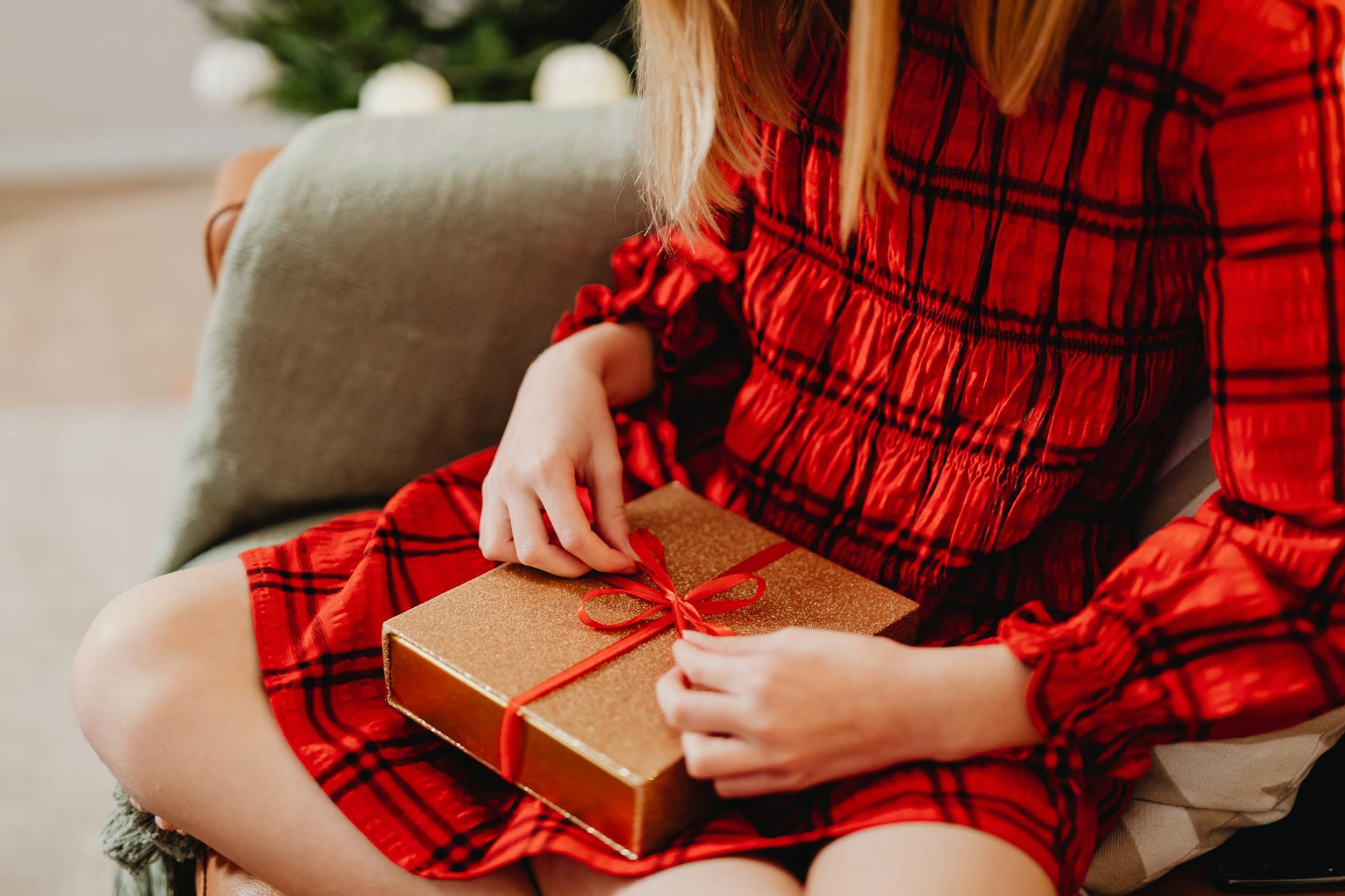 Unique and Cool Gifts for Her 30s: A Modern Guide